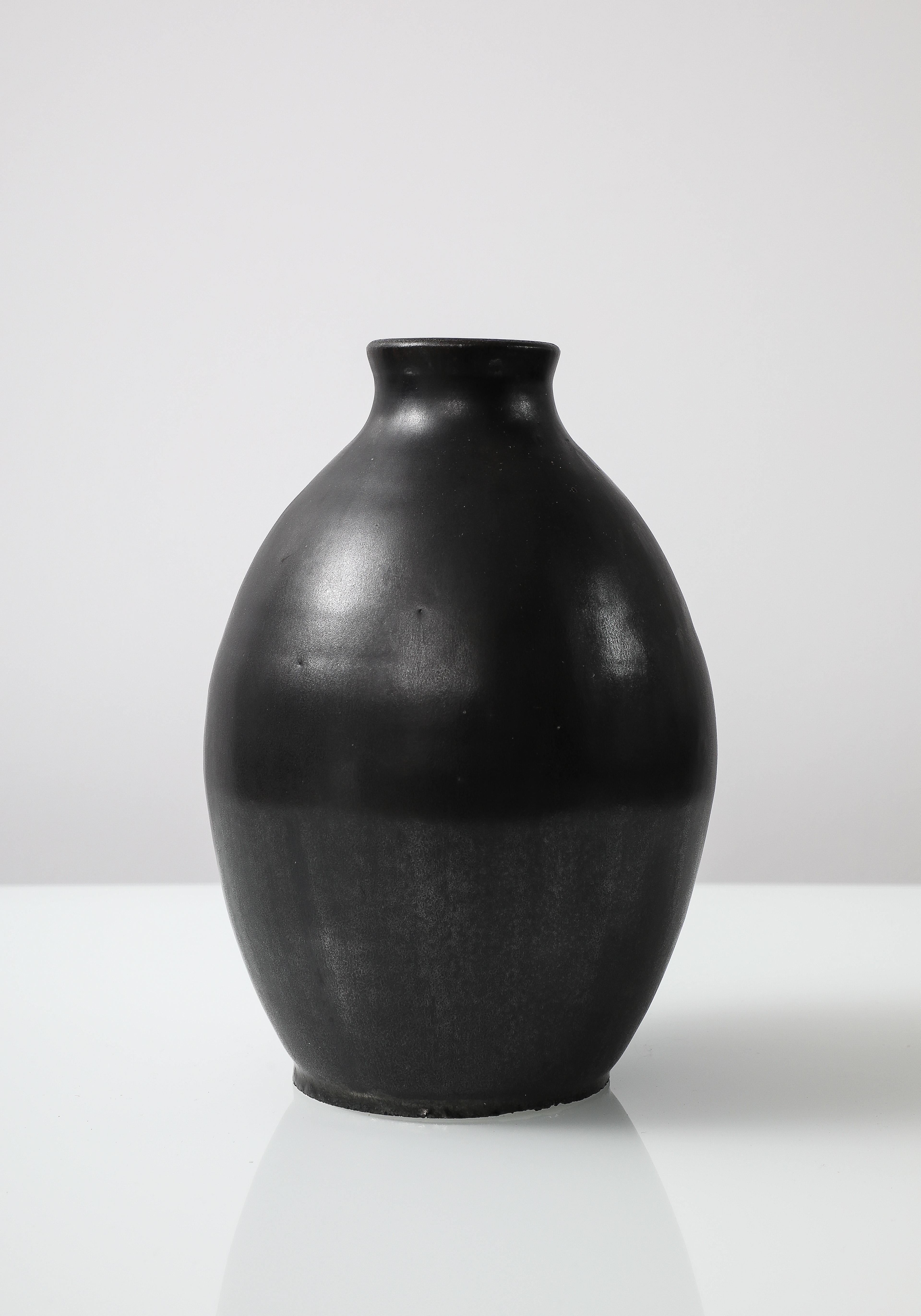 J. Mougin Black Vase, France, c. 1950, signed In Good Condition In Brooklyn, NY