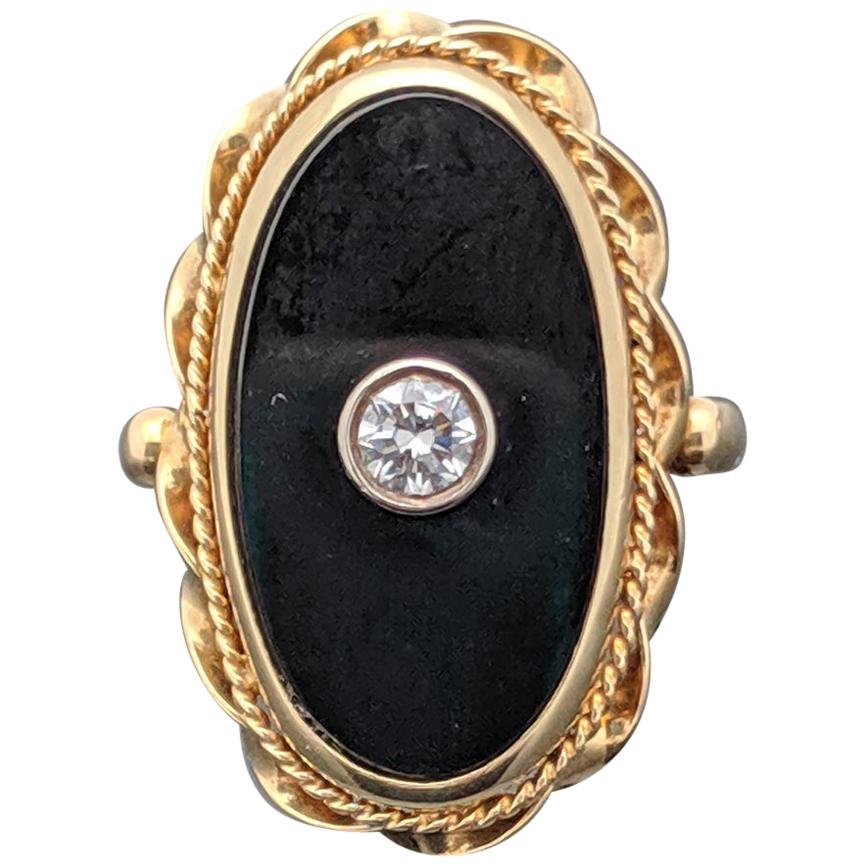 Onyx and Diamond 14 Karat Yellow Gold Ring For Sale