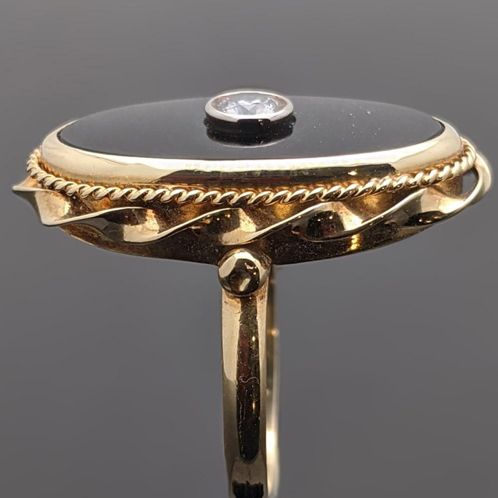 Brilliant Cut Onyx and Diamond 14 Karat Yellow Gold Ring For Sale