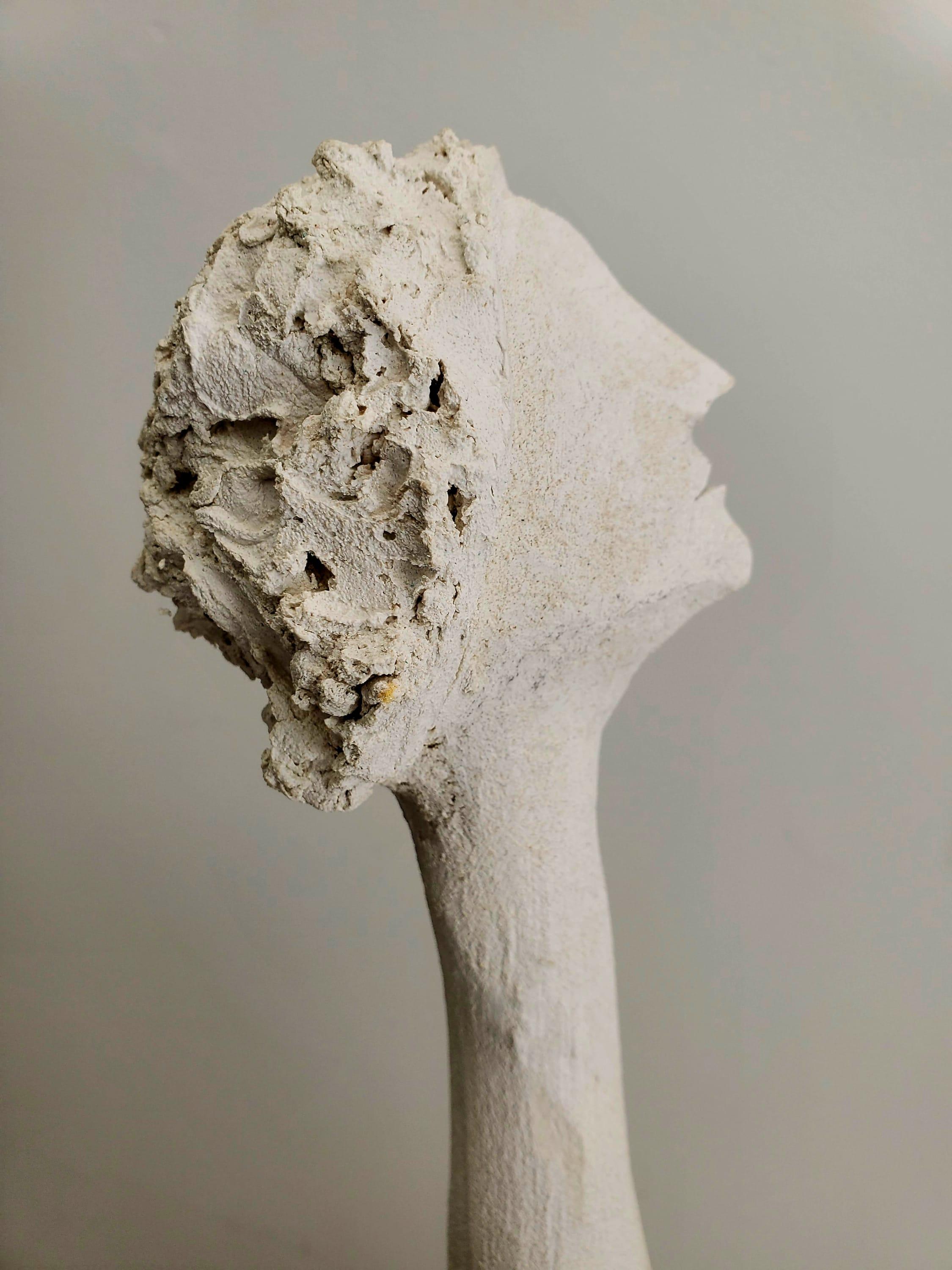 J. Oscar Molina Abstract Sculpture - Neferet - Mujer Hermosa