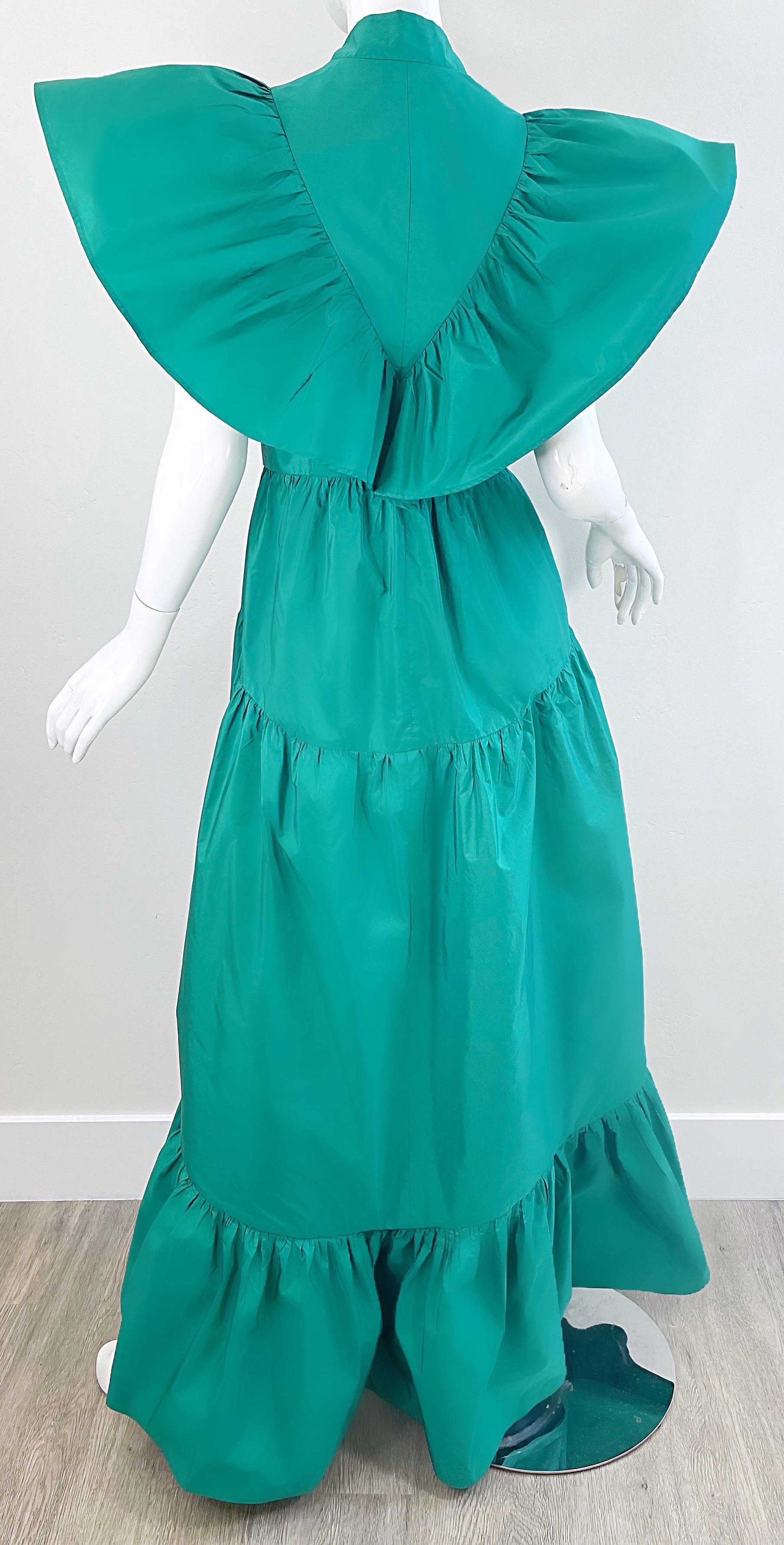 J. Perez Valette 2022 Kelly Green Avant Garde Silk Taffeta Rhinestone Gown Dress For Sale 7
