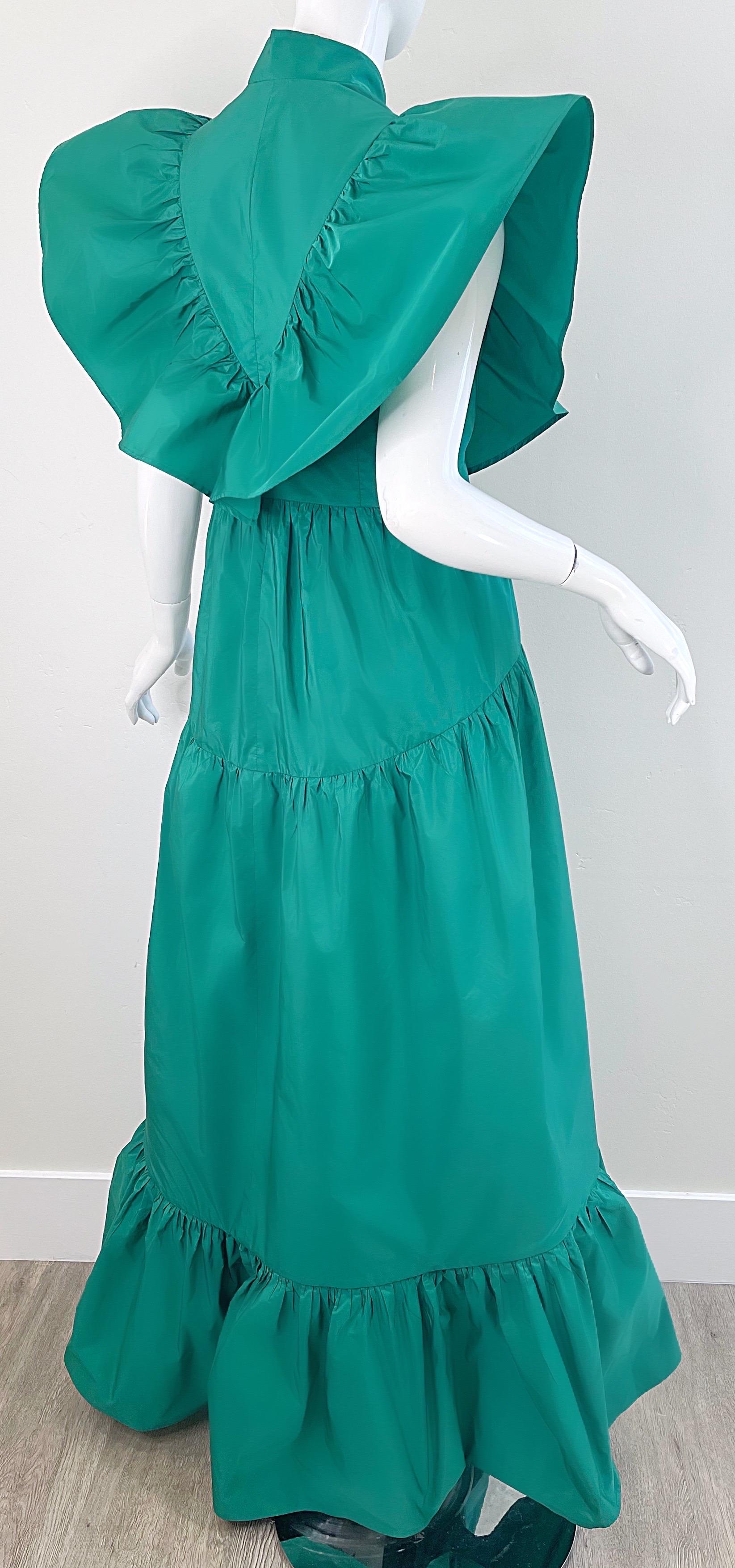 J. Perez Valette 2022 Kelly Green Avant Garde Silk Taffeta Rhinestone Gown Dress For Sale 10