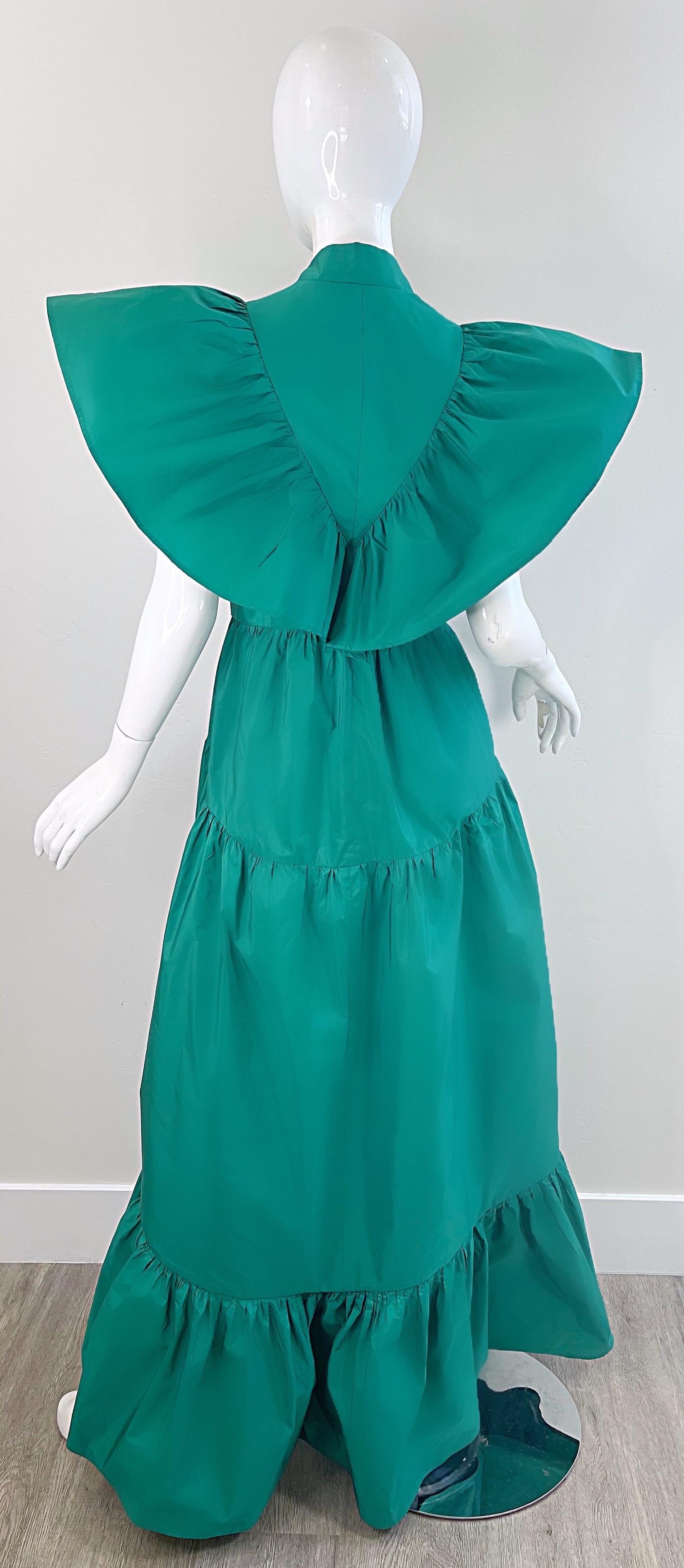 J. Perez Valette 2022 Kelly Green Avant Garde Silk Taffeta Rhinestone Gown Dress For Sale 12