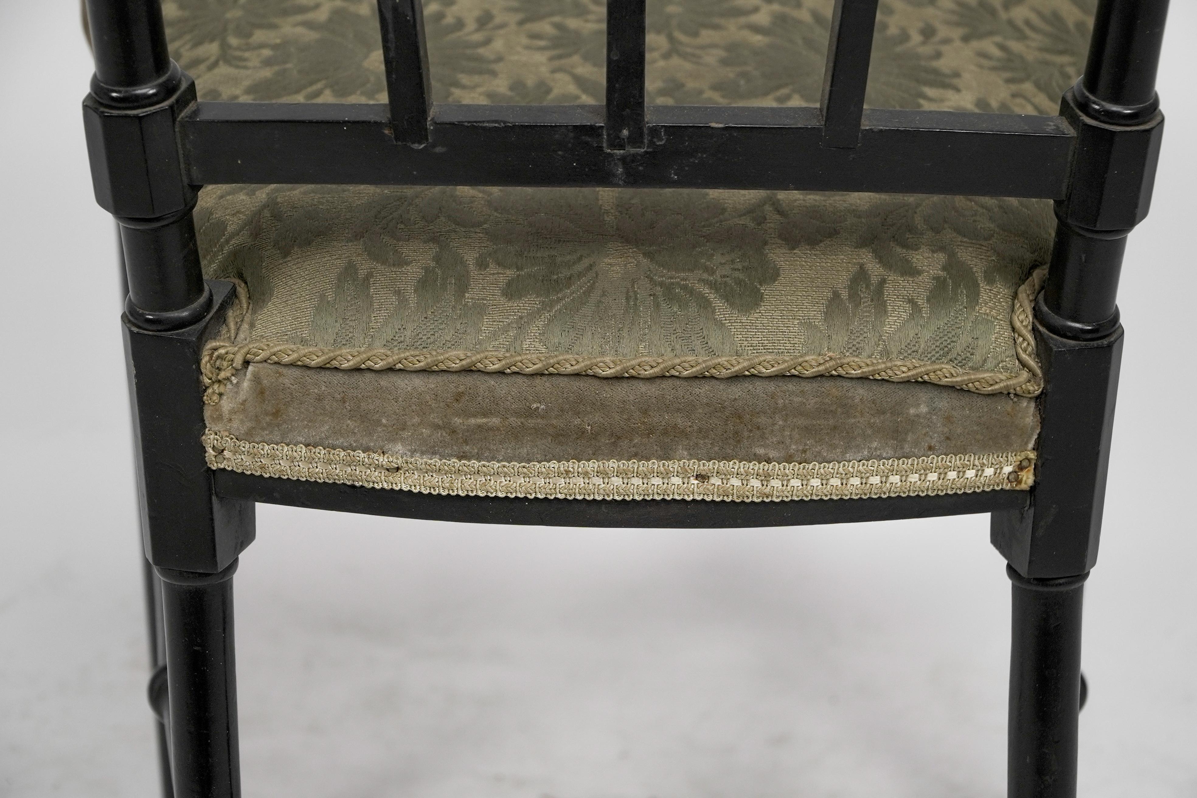 J. Plucknett attribué Collier & Plucknett prob. Chaise d'appoint anglo-japonaise ébénisée en vente 12