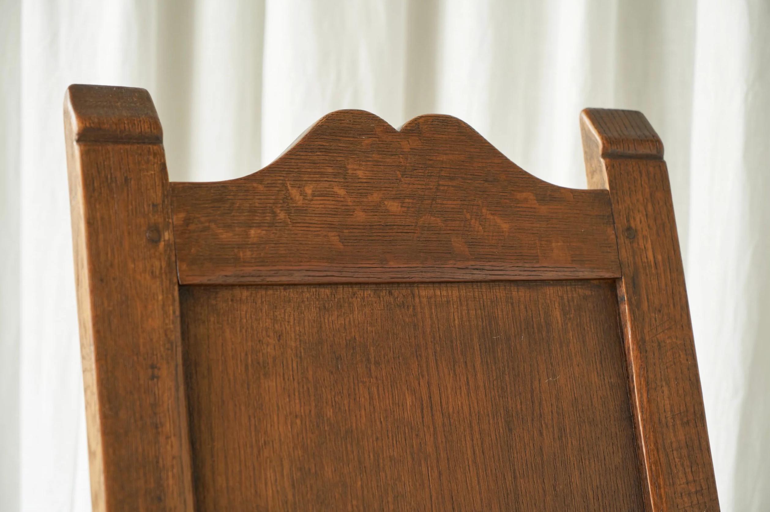 J. R. Hoogezand Traditioneller, volkstümlicher Sessel aus Eiche, Niederlande 1930er Jahre (Handgefertigt) im Angebot