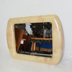 Miroir mural à cadre coussin en peau de chèvre Almond de l'époque Karl Springer de J. Robert Scott, années 1970