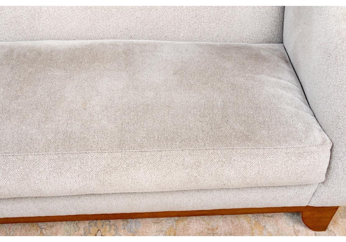 J. Robert Scott Gepolstertes Adrianna Sofa im Angebot 3