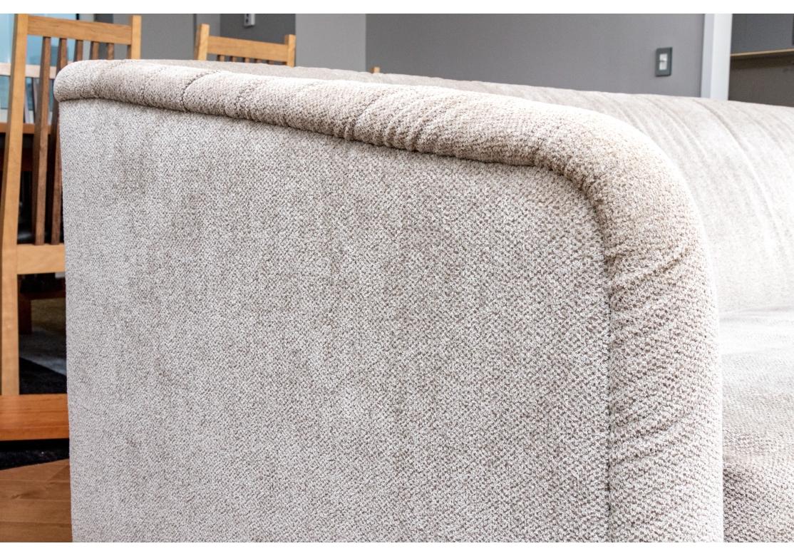 J. Robert Scott Gepolstertes Adrianna Sofa im Angebot 5