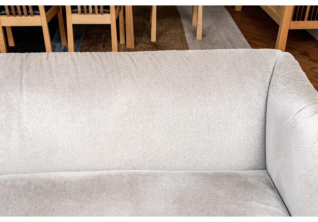J. Robert Scott Gepolstertes Adrianna Sofa im Angebot 1