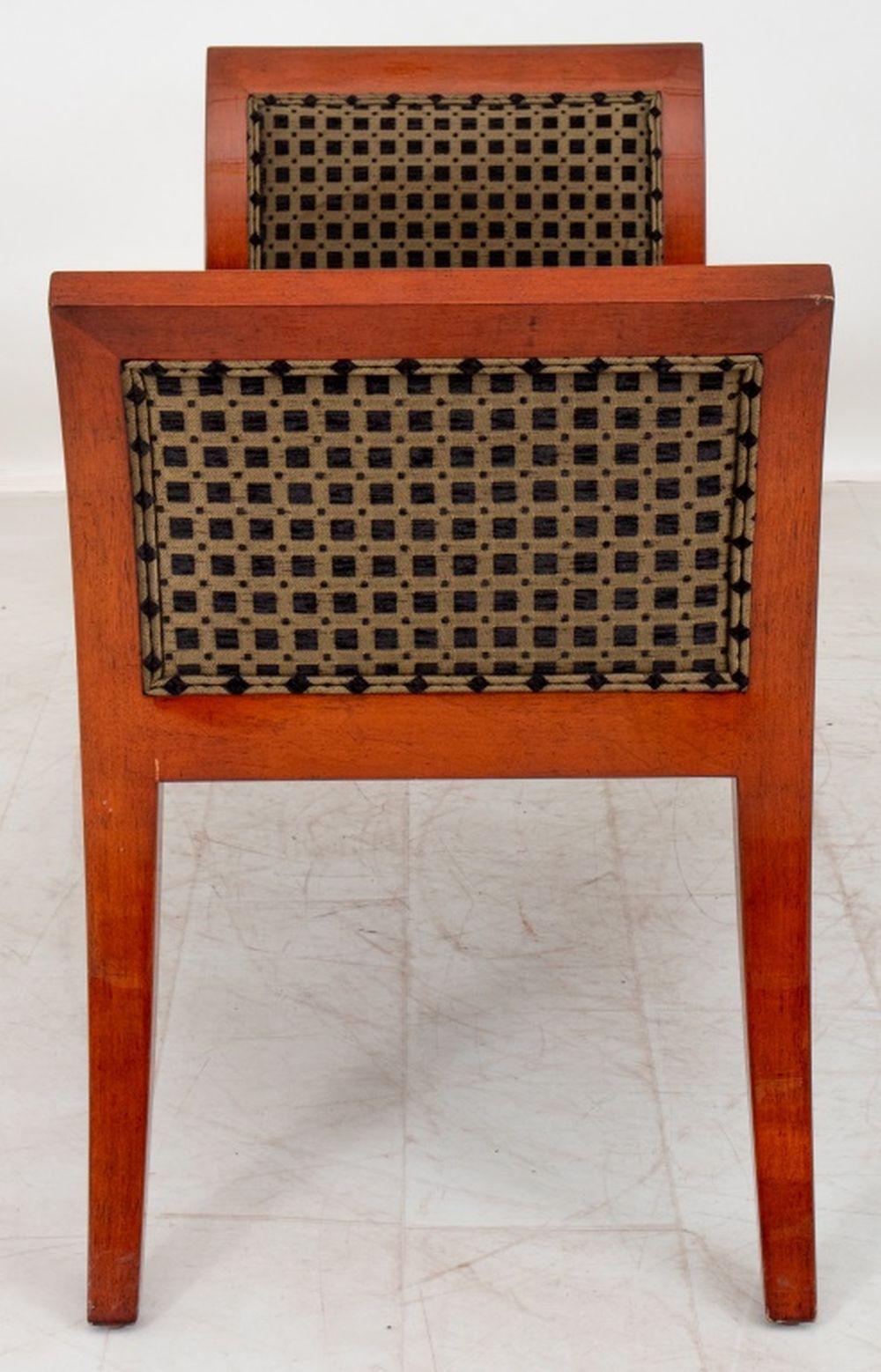 J. Robert Scott Banco tapizado de caoba en venta 1