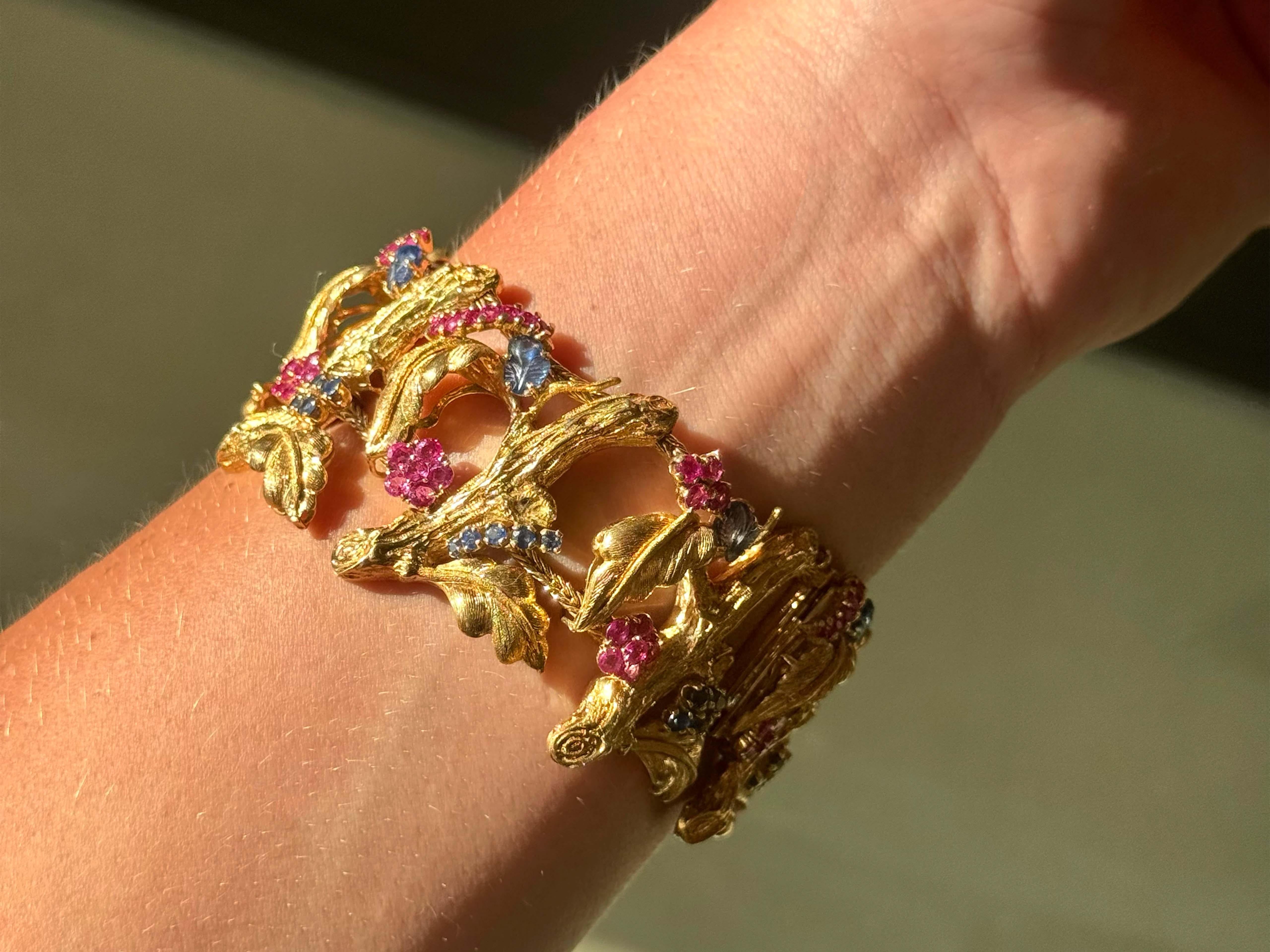 J Rossi Bracelet en or jaune 18 carats avec rubis et saphirs en vente 3