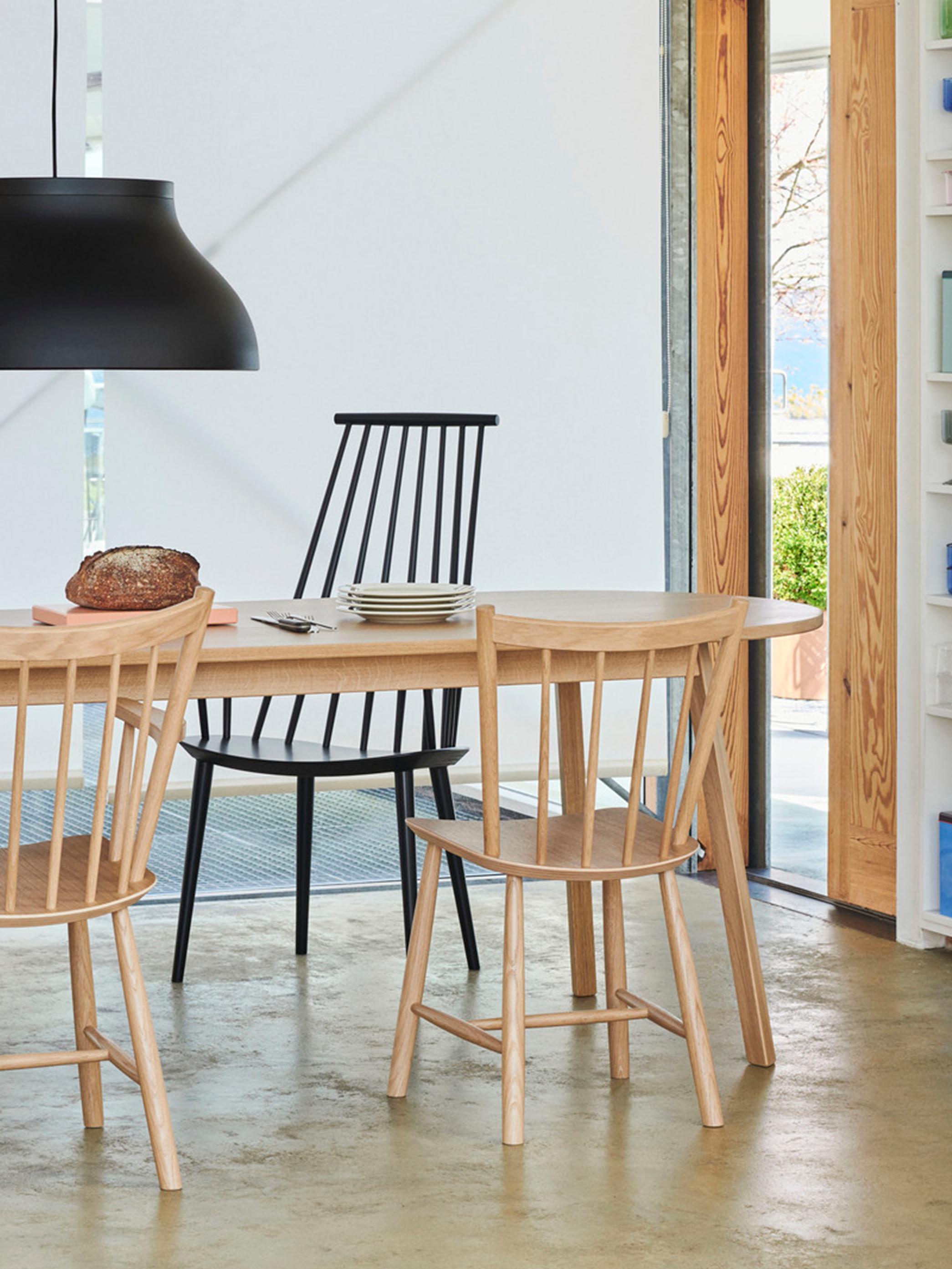 Silla Serie J J110, negra de Poul M. Volther para Hay en Nuevo estado para la venta en Dubai, AE