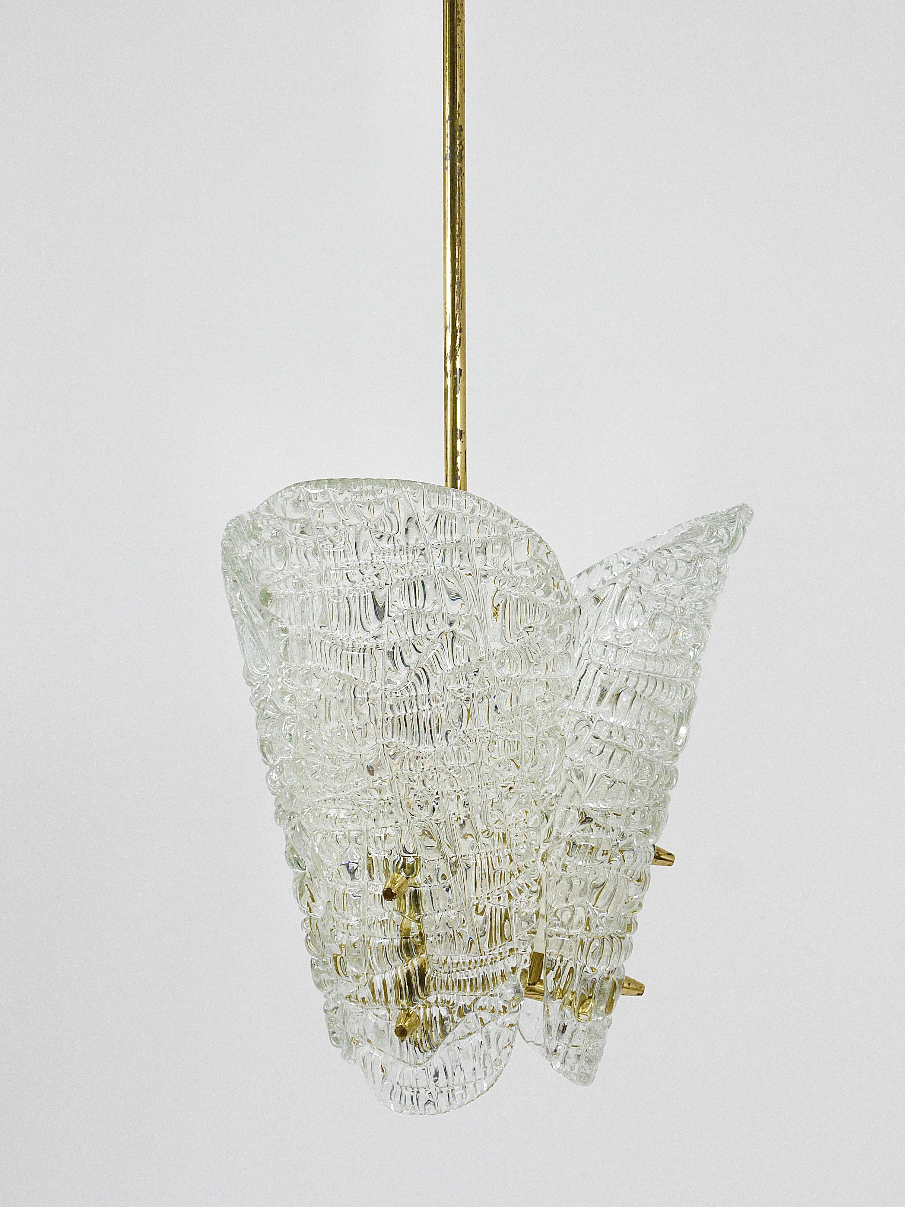 J. T. Kalmar Midcentury Brass & Textured Glass Chandelier, Vienna, 1950s For Sale 5