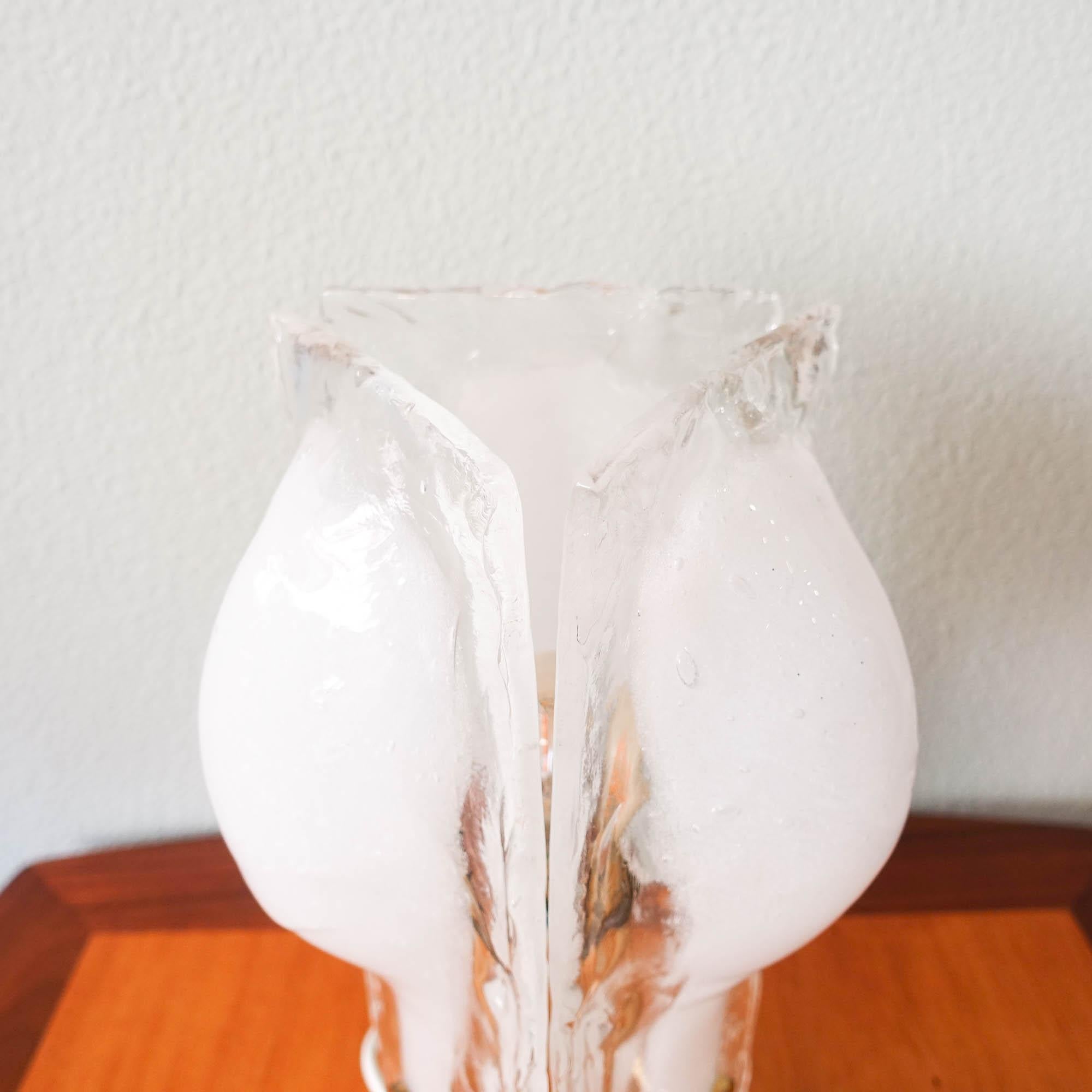 J. T. Kalmar Drei-Blüten-Eisblüten-Tischlampe aus geschmelzendem Glas, 1960er Jahre im Angebot 8