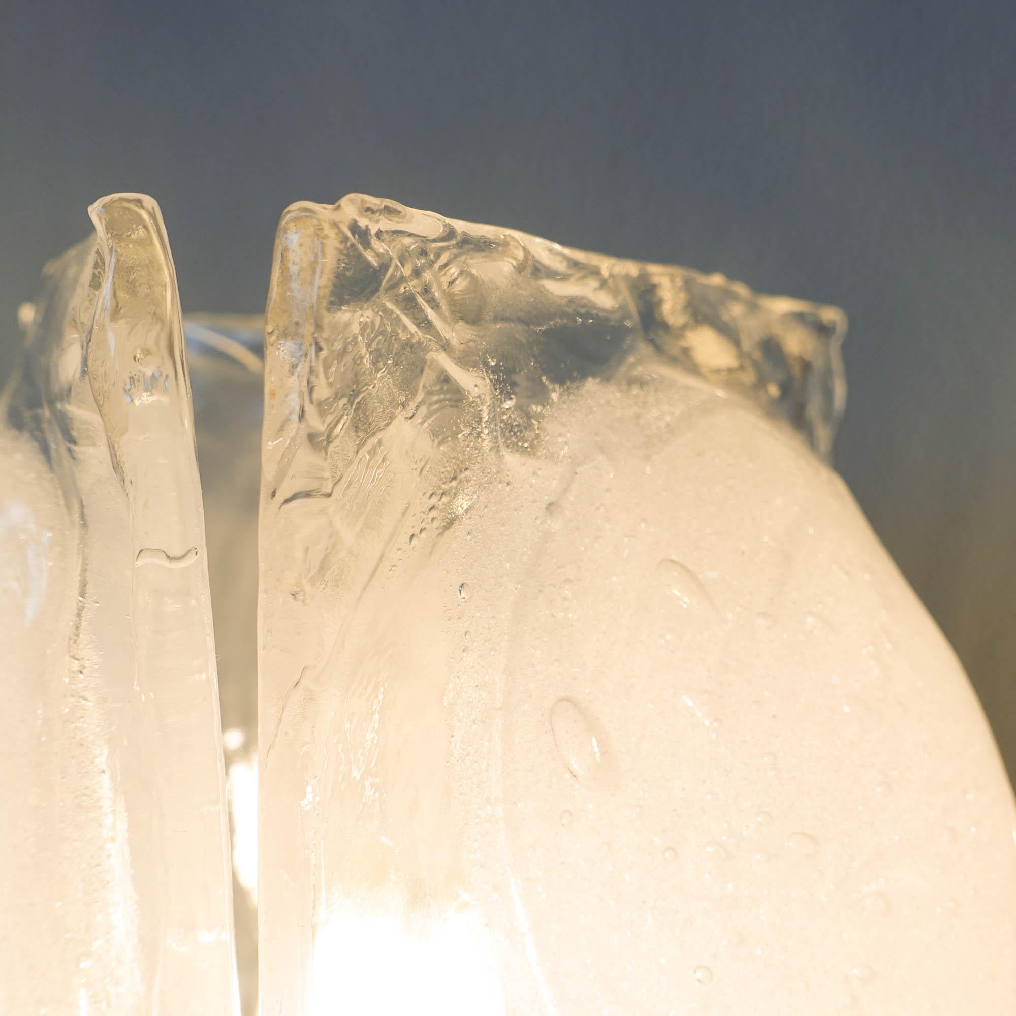 J. T. Kalmar Drei-Blüten-Eisblüten-Tischlampe aus geschmelzendem Glas, 1960er Jahre im Angebot 11