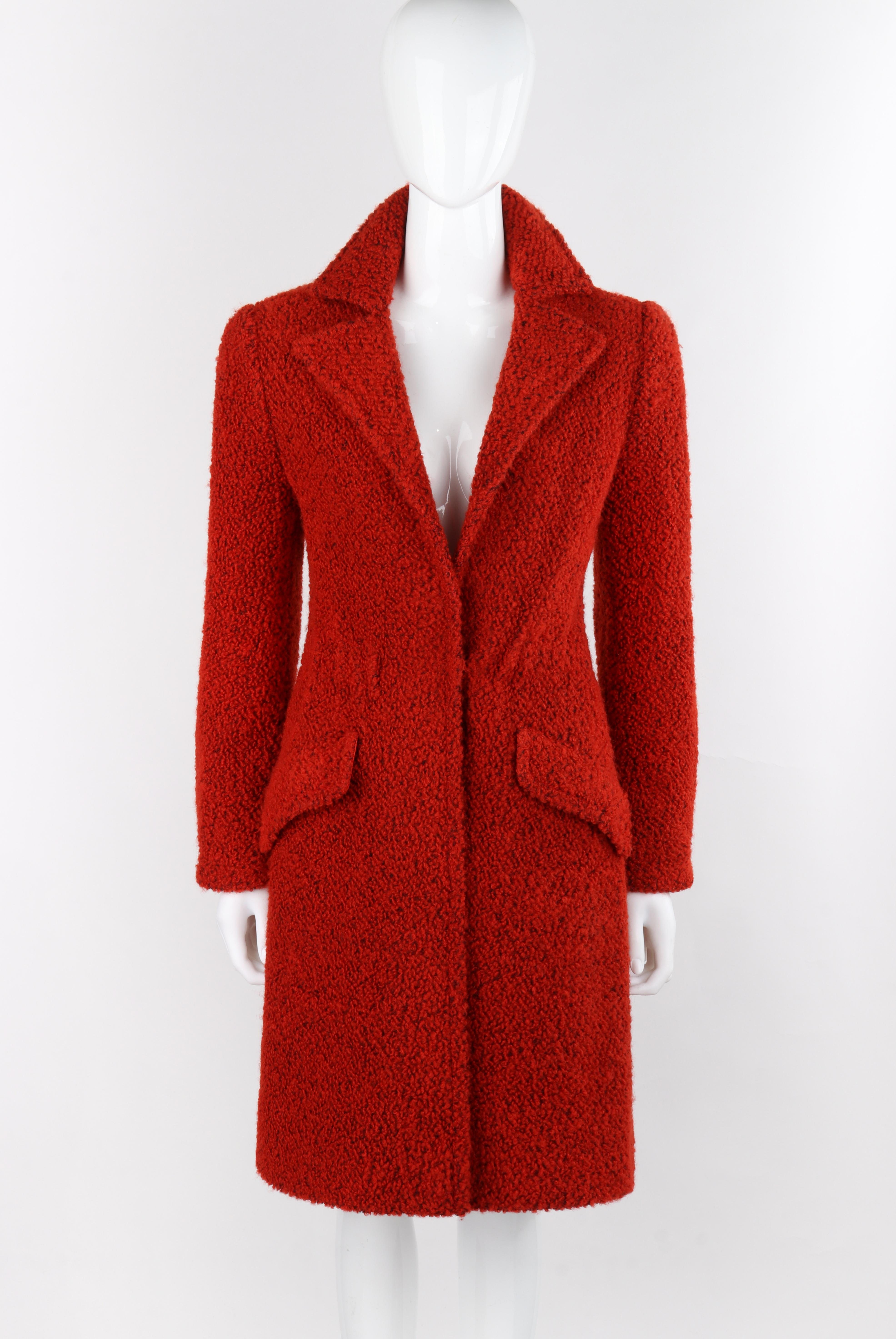 J. Tiktiner, anni '70 circa, Giacca in pile arancione ruggine, cappotto, soprabito VTG

Marchio / Produttore: J. Tiktiner
Circa: anni '70
Designer: Dina Tiktiner Viterbo
Stile: Cappotto
Colore(i): Arancione ruggine, Nero (dettagli)
Foderato: Yes