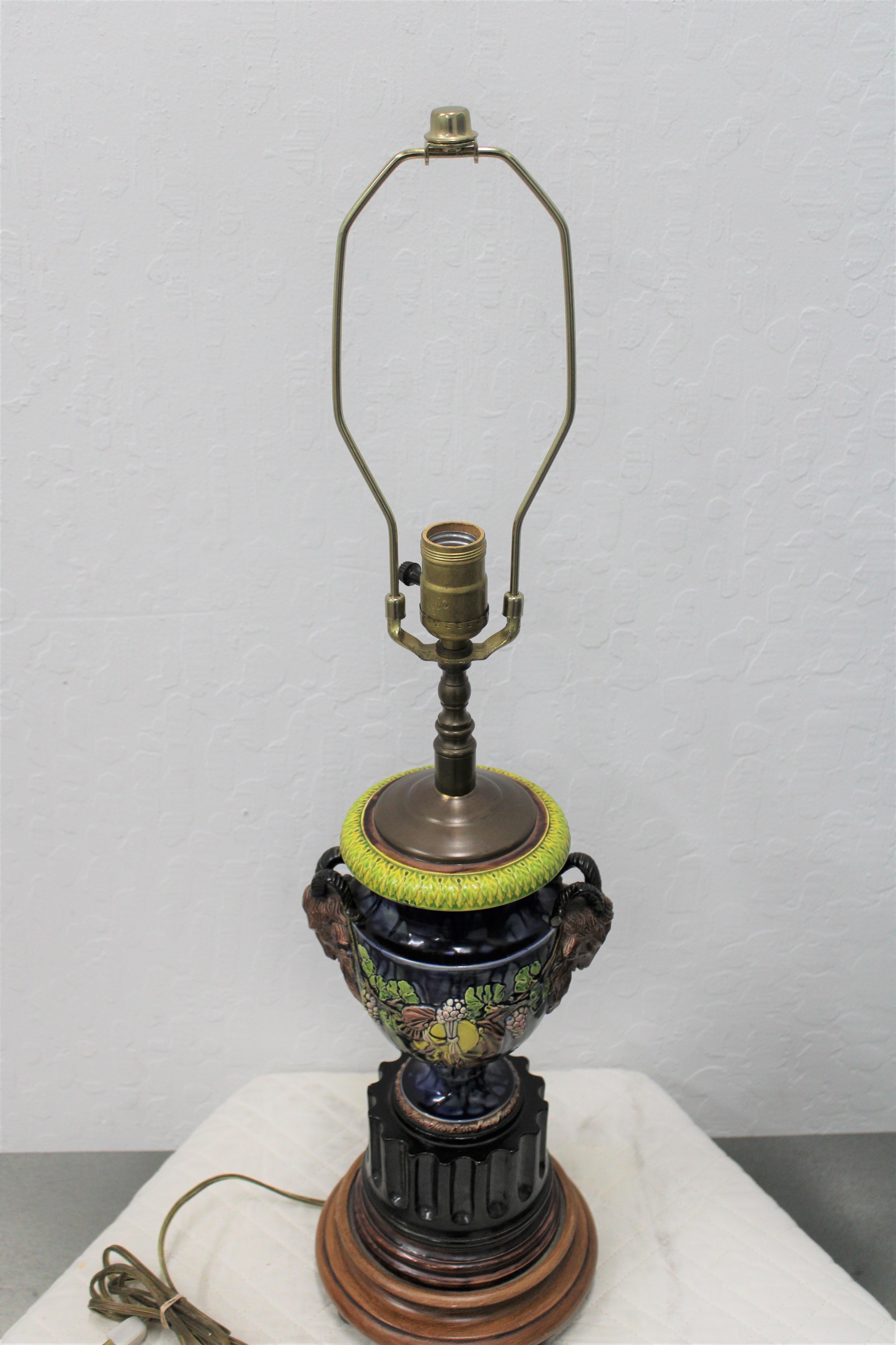 J. W. Trushell & Co. Lampe aus Metall, umgekehrt im Angebot 1