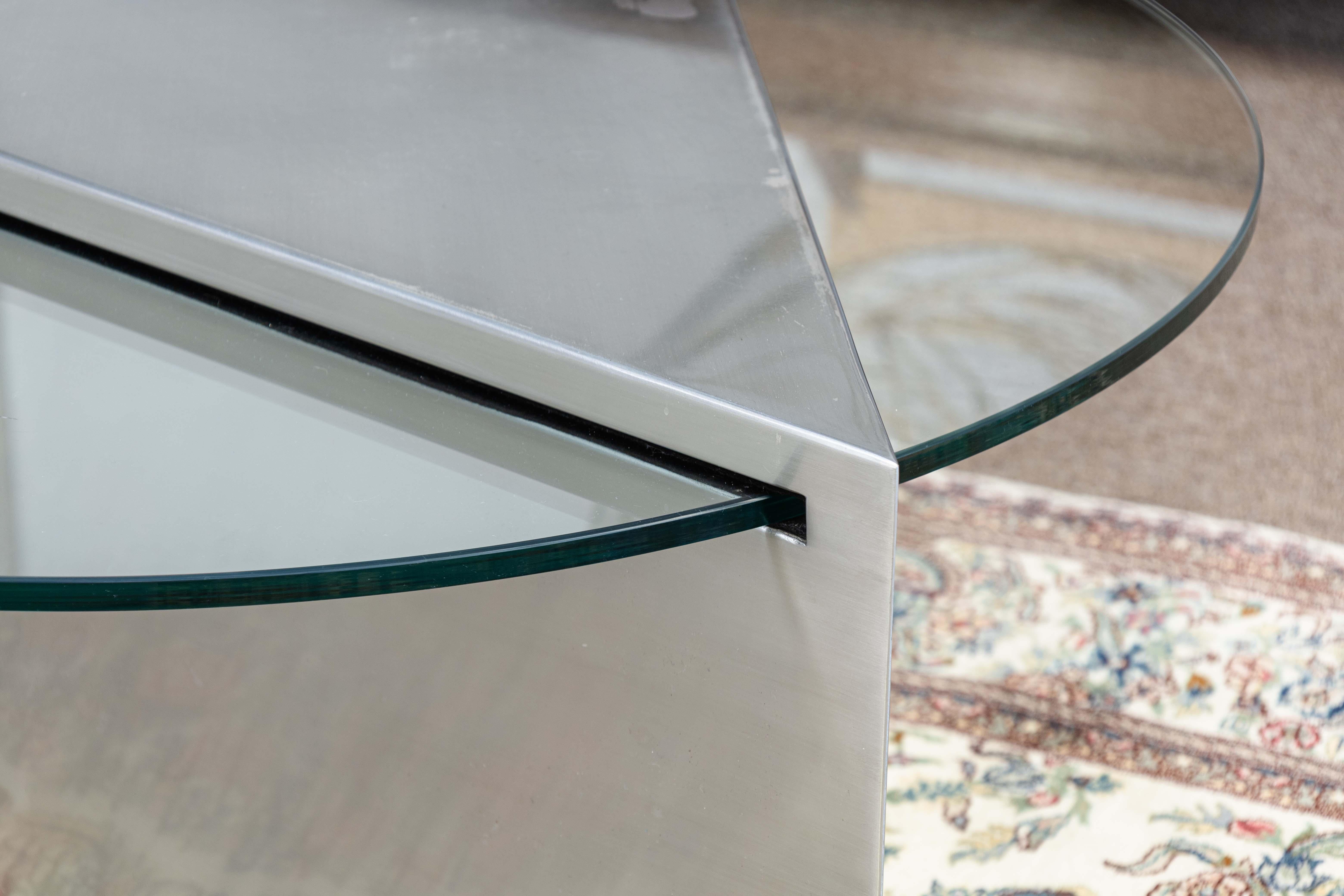J Wade Beam für Brueton Freitragender Couchtisch aus Glas und Stahl Postmodern (Postmoderne) im Angebot