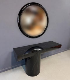 J. Wade Beam Table console postmoderne en marbre noir avec miroir rond assorti