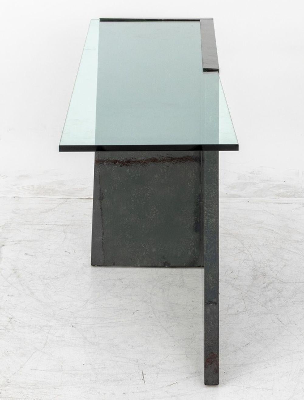 J. Console en faux marbre avec dessus en verre, style Beam, de Wade en vente 1
