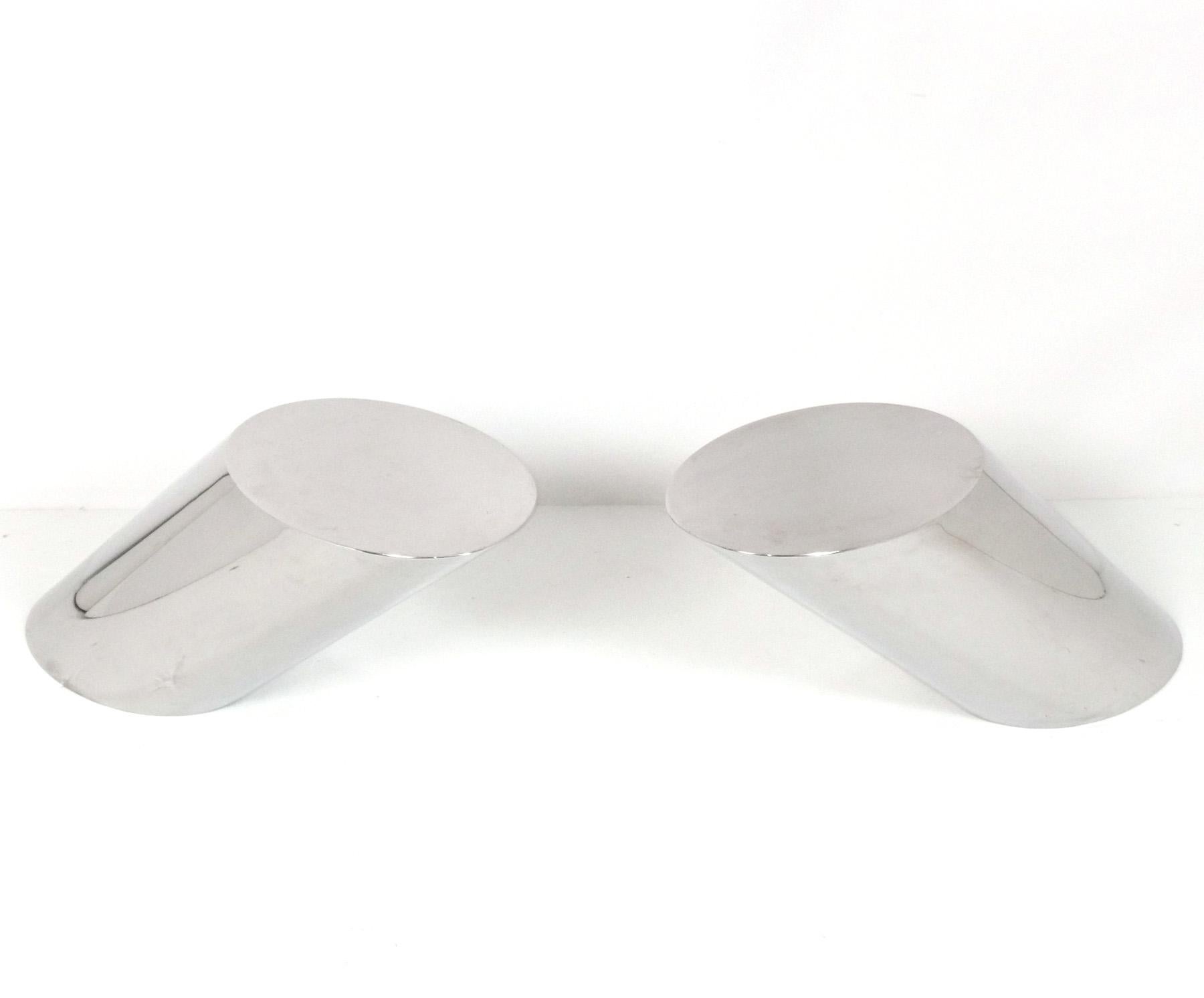 Coppia di tavolini scultorei 