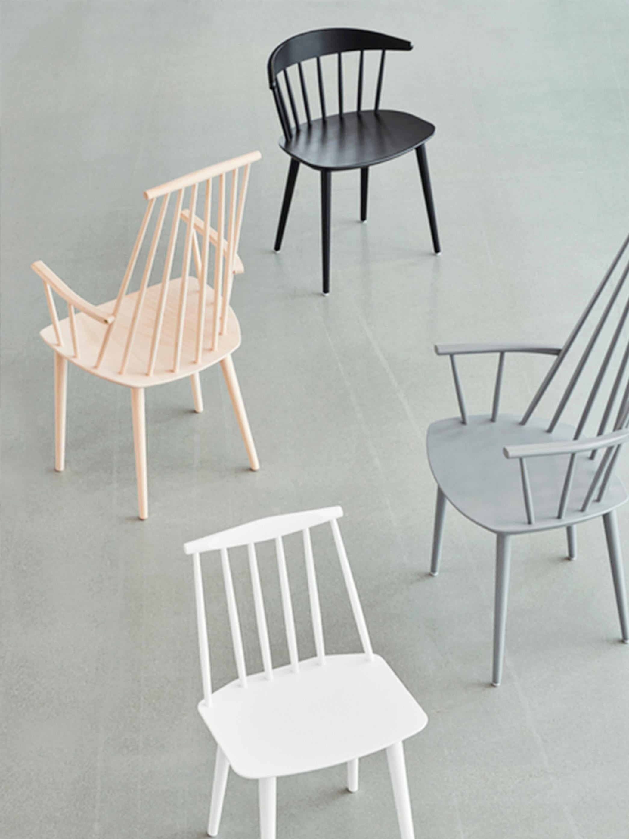 J104 Silla Serie J , Negro ,  Diseño de Jørgen Bækmark, para Hay en Nuevo estado para la venta en Dubai, AE