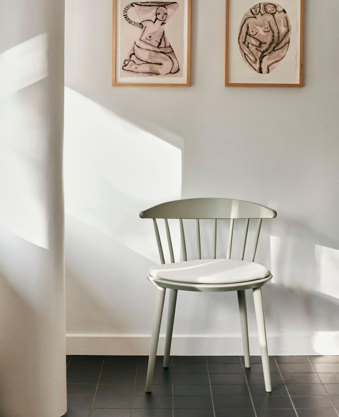 J104 Sedia Serie J , Grigio caldo ,  Design di Jørgen Bækmark, per Hay In condizioni Nuovo in vendita a Dubai, AE