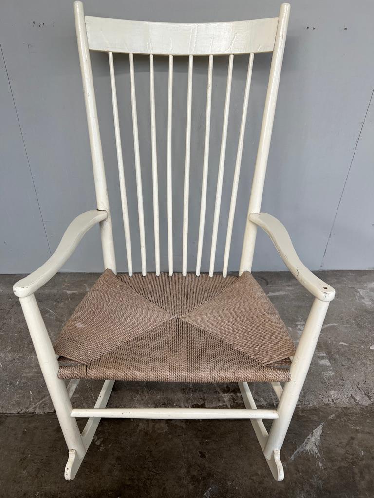 Sedia a dondolo J16 di Hans J. Wegner per Fredericia in vendita 3