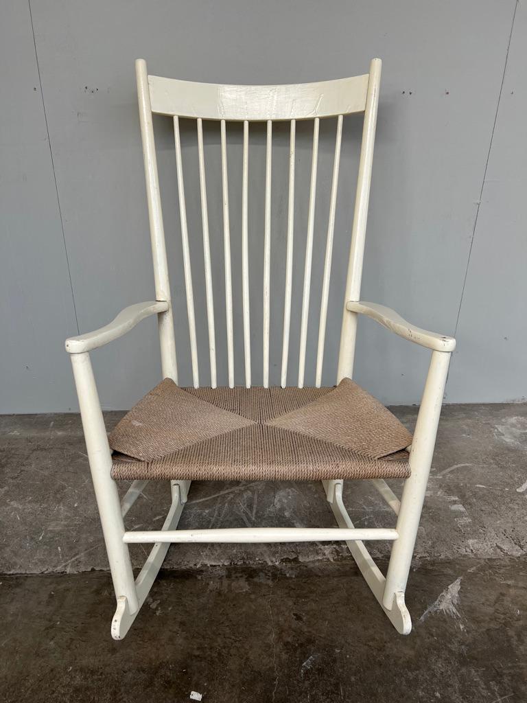 Sedia a dondolo J16 di Hans J. Wegner per Fredericia In condizioni buone in vendita a Markington, GB