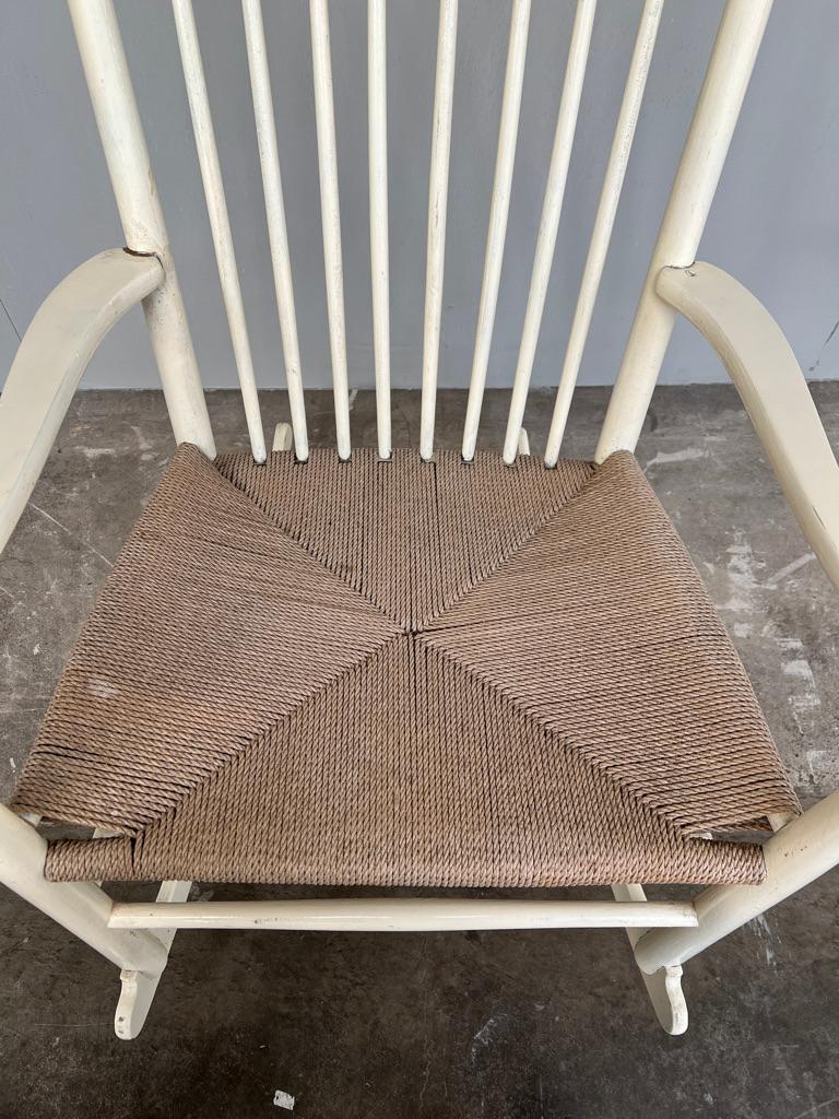 Sedia a dondolo J16 di Hans J. Wegner per Fredericia in vendita 2