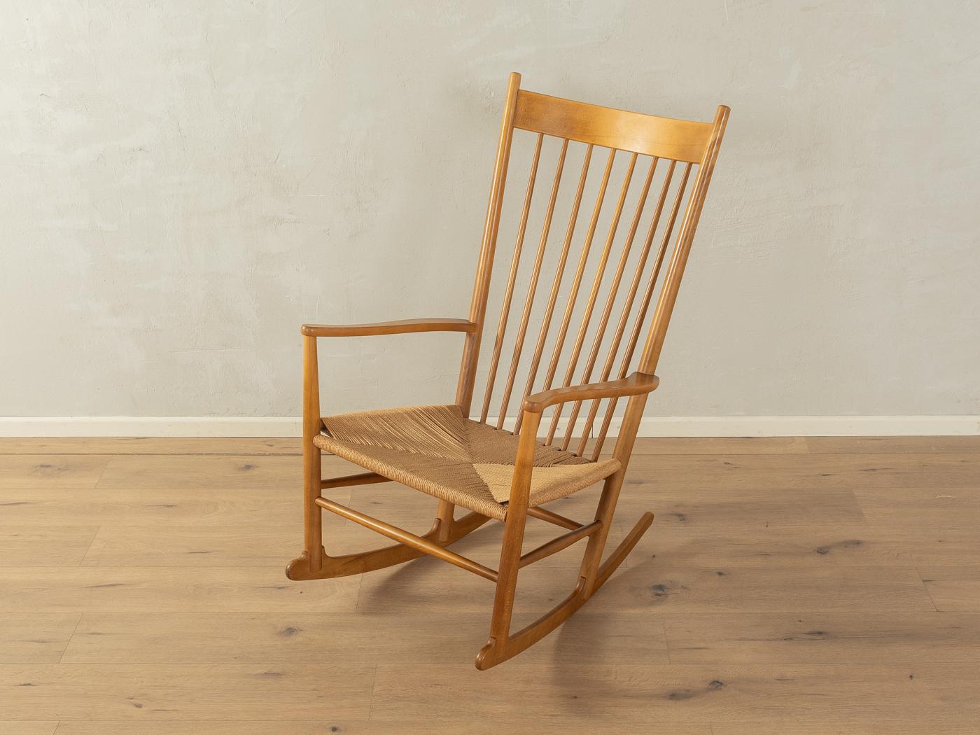 J16 Rocking chair, Hans J. Wegner  In Good Condition For Sale In Neuss, NW