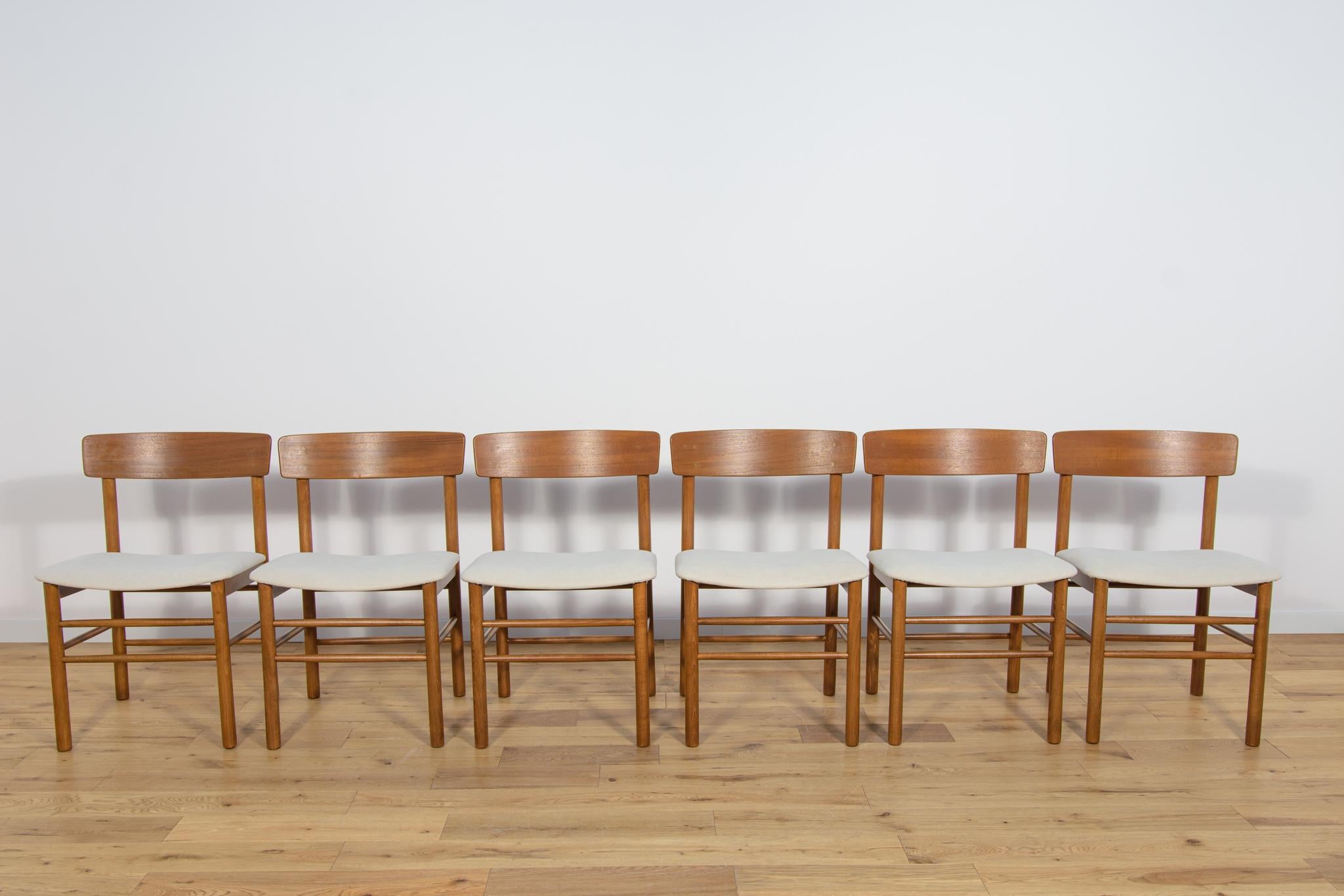 Ein Satz von sechs Esszimmerstühlen Modell J39, entworfen von einem der bedeutendsten dänischen Designer Børge Mogensen für Farstrup in den 1950er Jahren. Stühle nach umfassender Renovierung durch Schreiner und Polsterer. Das Gestell ist aus