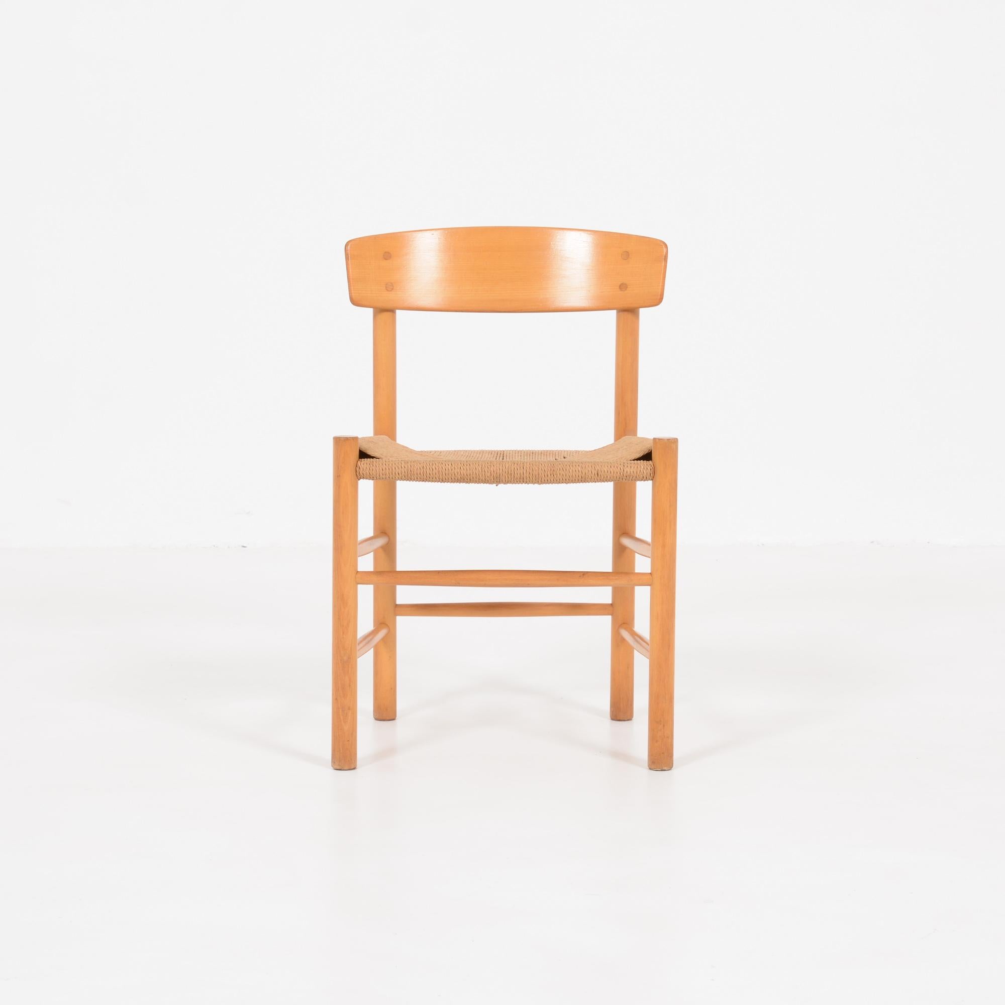 This iconic J39 chair is designed by Børge Mogensen in 1947 and manufactured by FDB in Denmark in the 1960s.
The people’s chair is a well designed chair that stands the test of time.
This chair in beech with its original seat in Danish paper cord is
