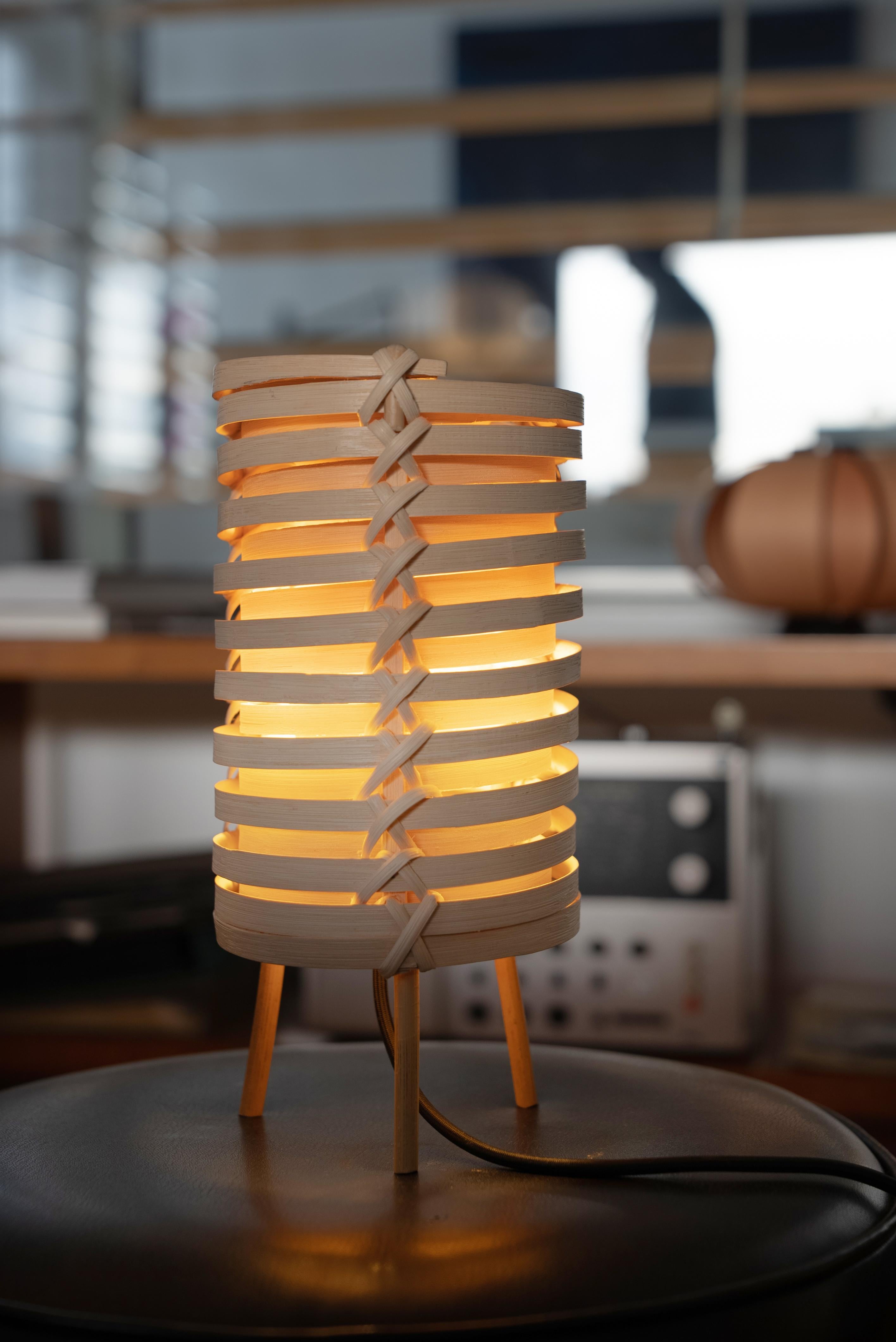 J.A. La lampe de bureau en rotinJunco de Coderch pour Tunds en vente 1
