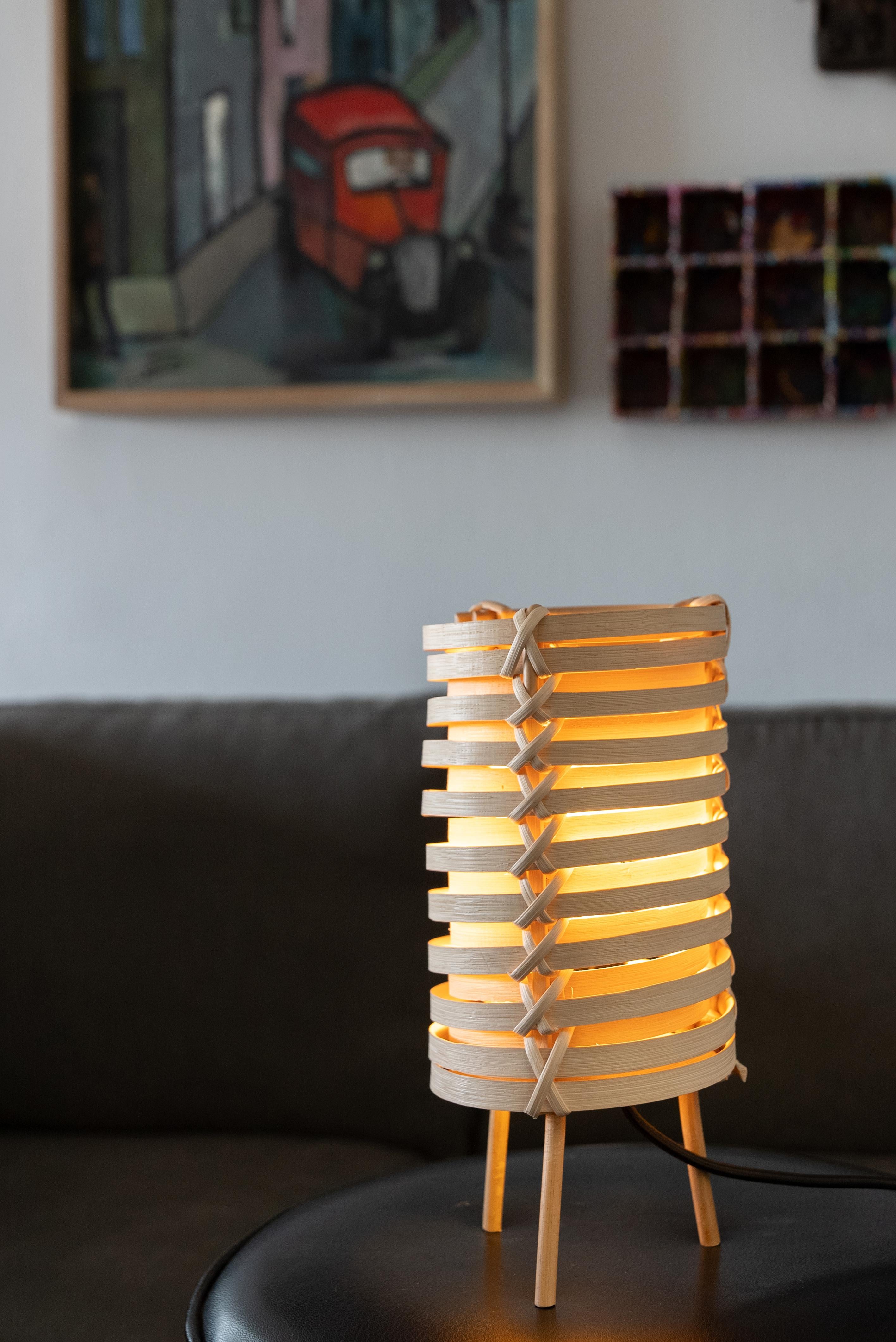 J.A. La lampe de bureau en rotinJunco de Coderch pour Tunds en vente 2