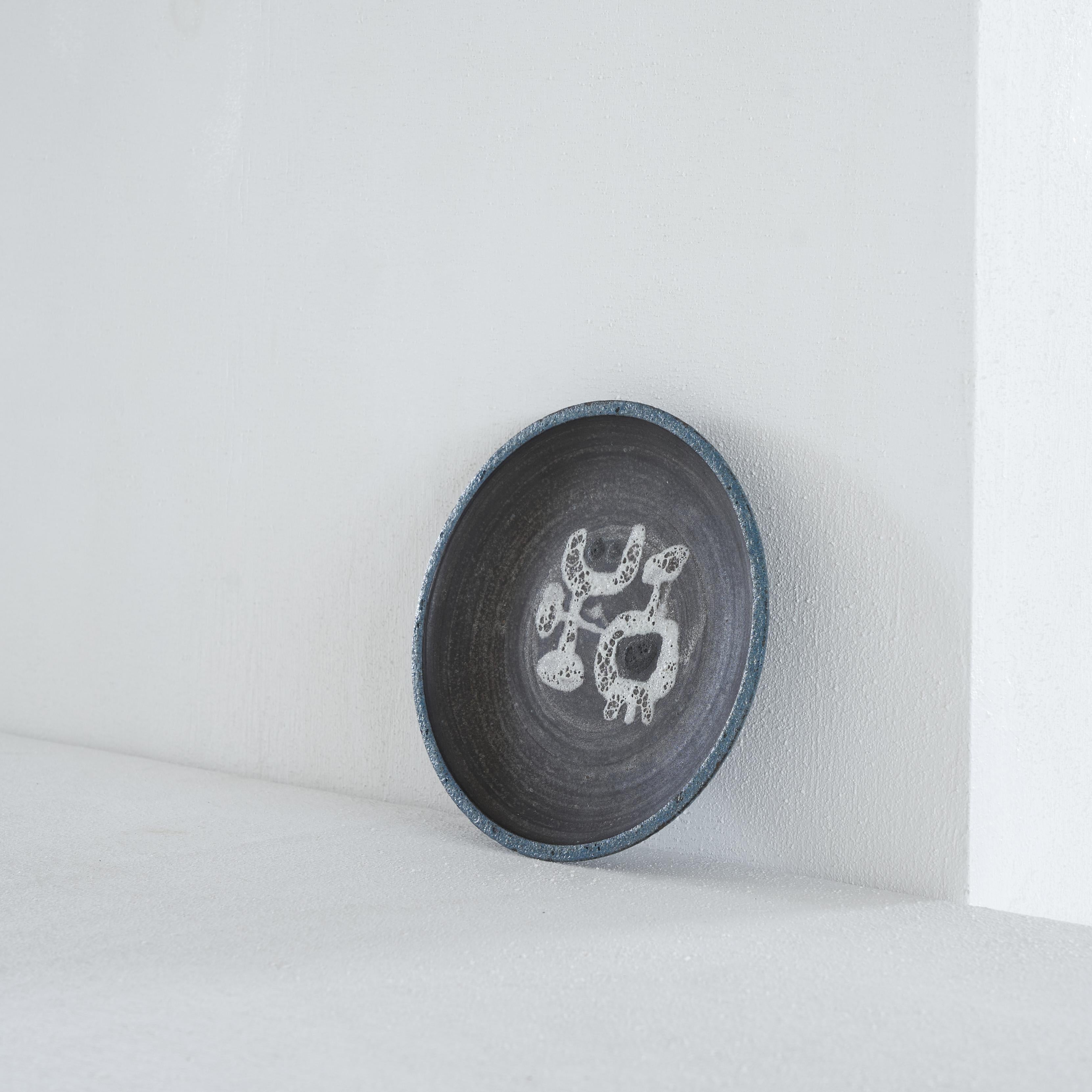 Olandese Piatto in ceramica Studio Pottery di Jaap Dommisse, stile Cobra, 1950 in vendita