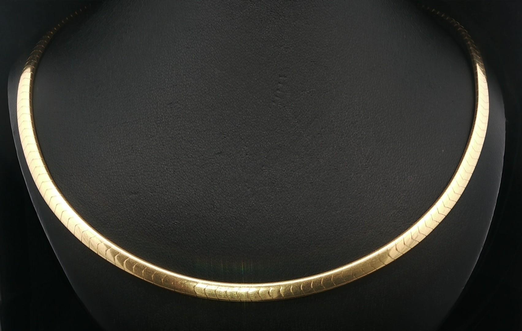 Taglio brillante Jabel, collana in oro massiccio 18k con diamanti XO da 3,07 carati e catena Omega a scorrimento in vendita