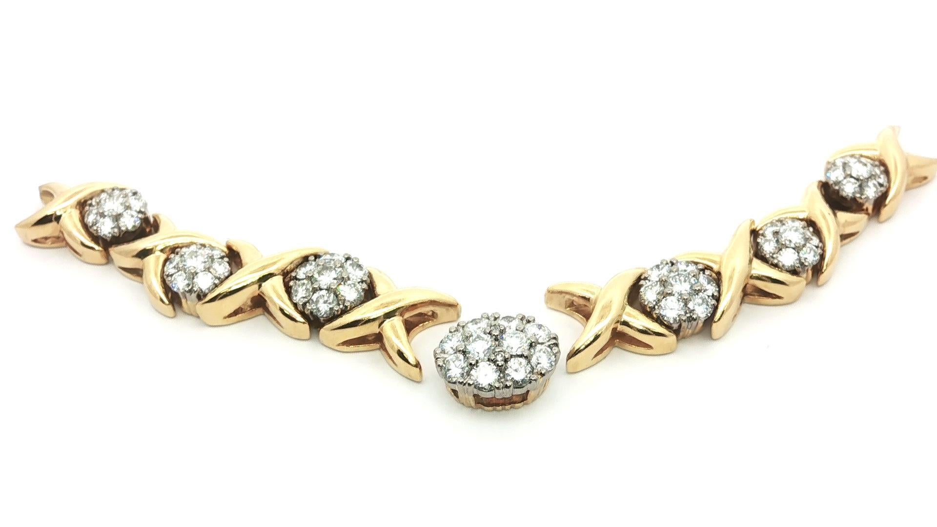 Donna Jabel, collana in oro massiccio 18k con diamanti XO da 3,07 carati e catena Omega a scorrimento in vendita