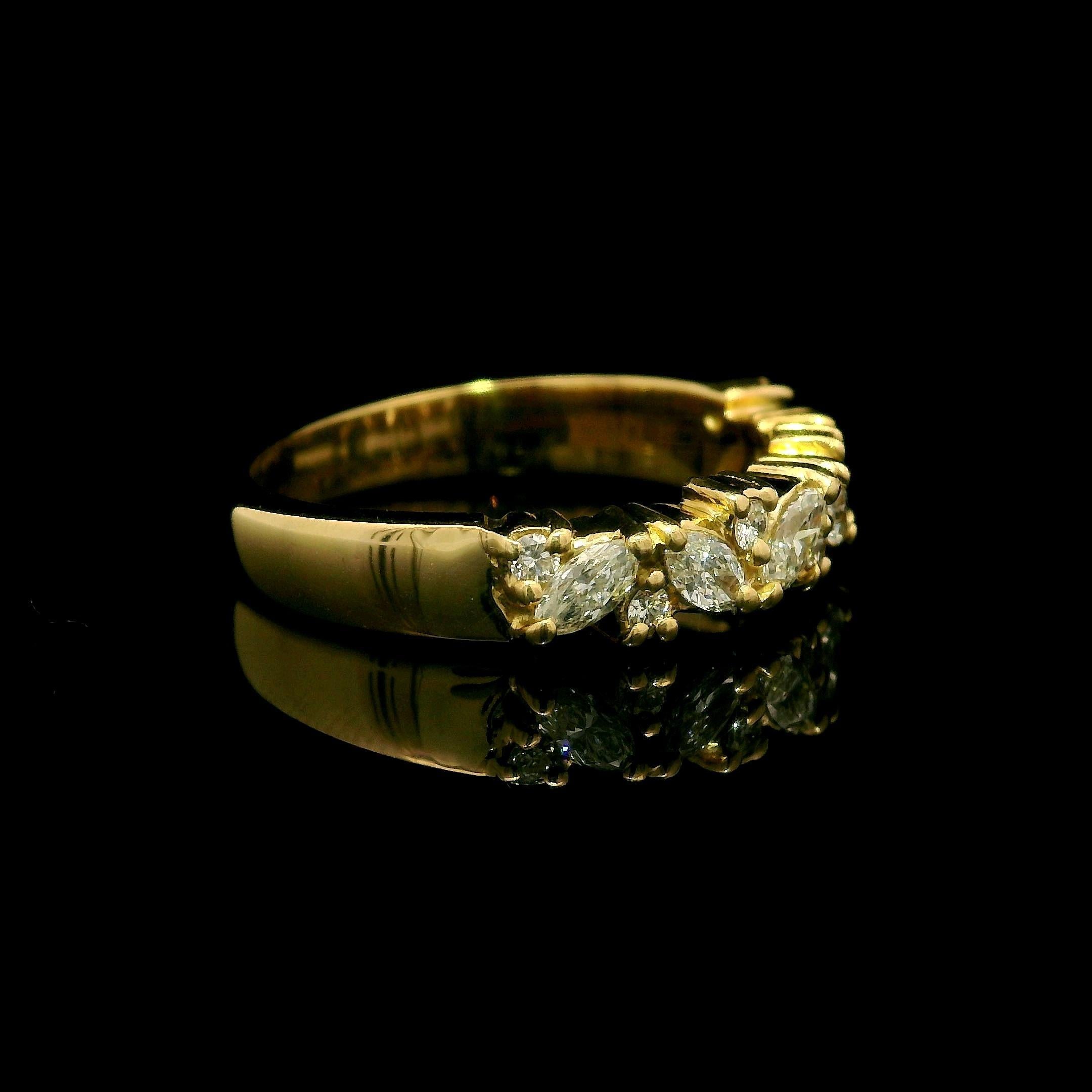 Jabel, bague en or jaune 18 carats 0.52ctw Alternating Marquise Round Diamond Stack Band Excellent état - En vente à Montclair, NJ
