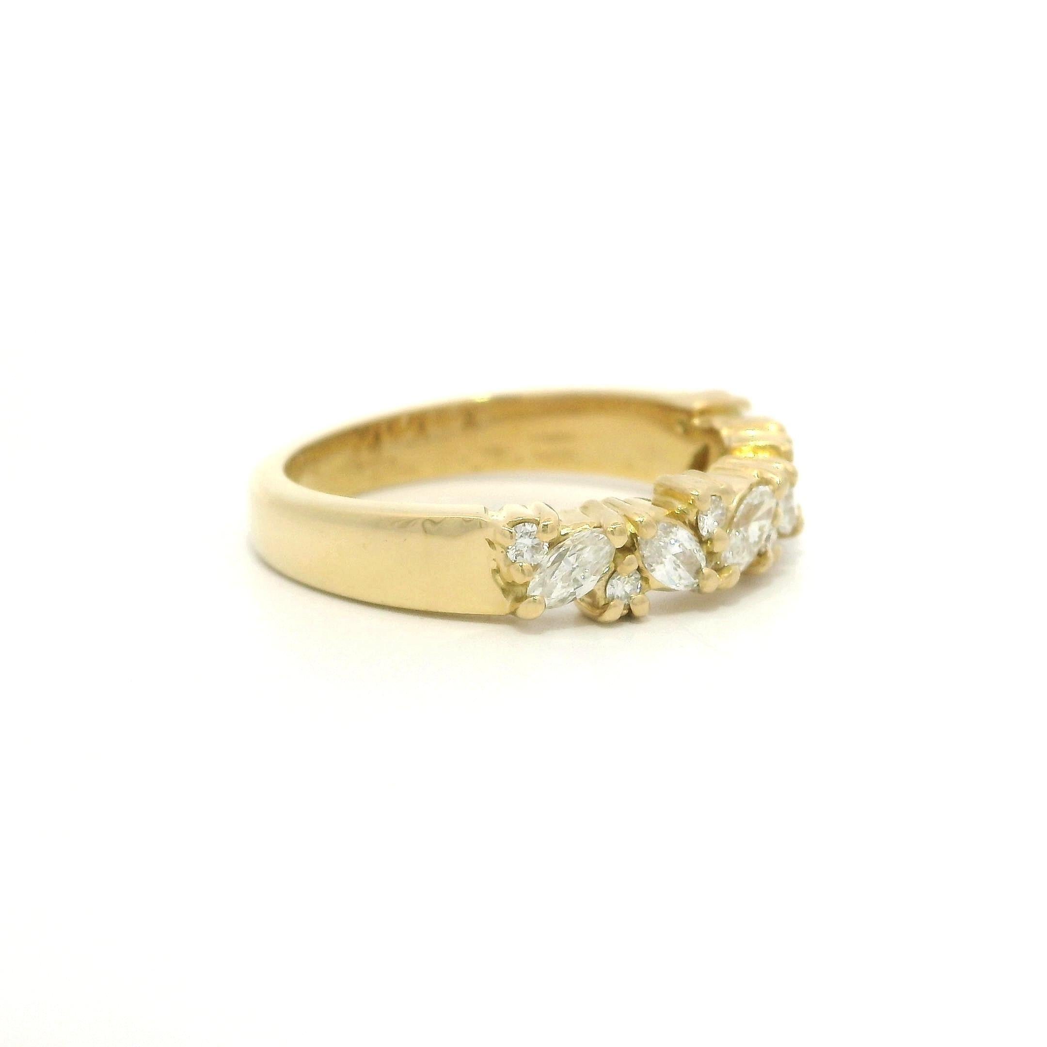 Jabel, bague en or jaune 18 carats 0.52ctw Alternating Marquise Round Diamond Stack Band en vente 2