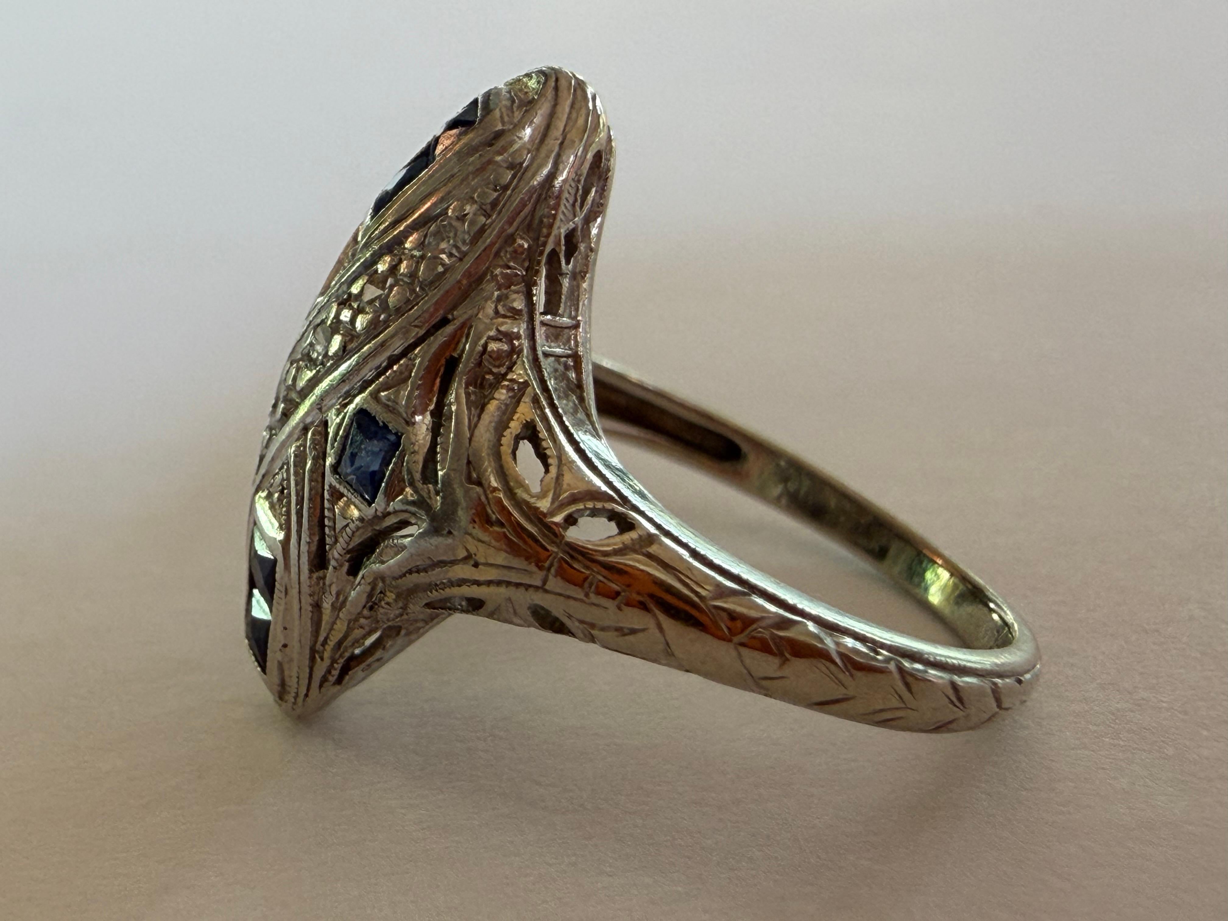 Taille française Jabel, bague de table Art déco en diamant et saphir en vente