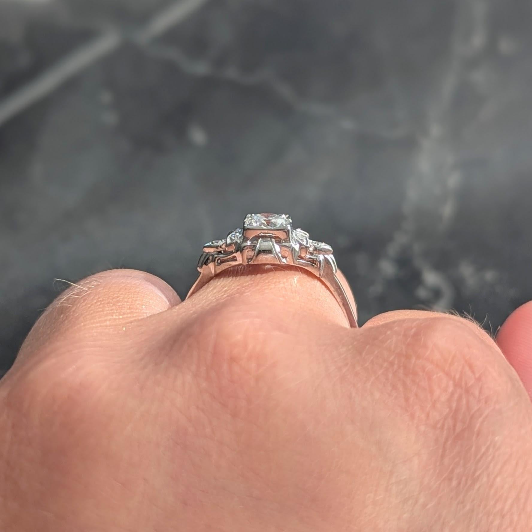 Jabel Art Deco European Diamond 18K White Gold Vintage Foliate Engagement Ring (bague de fiançailles) en vente 3