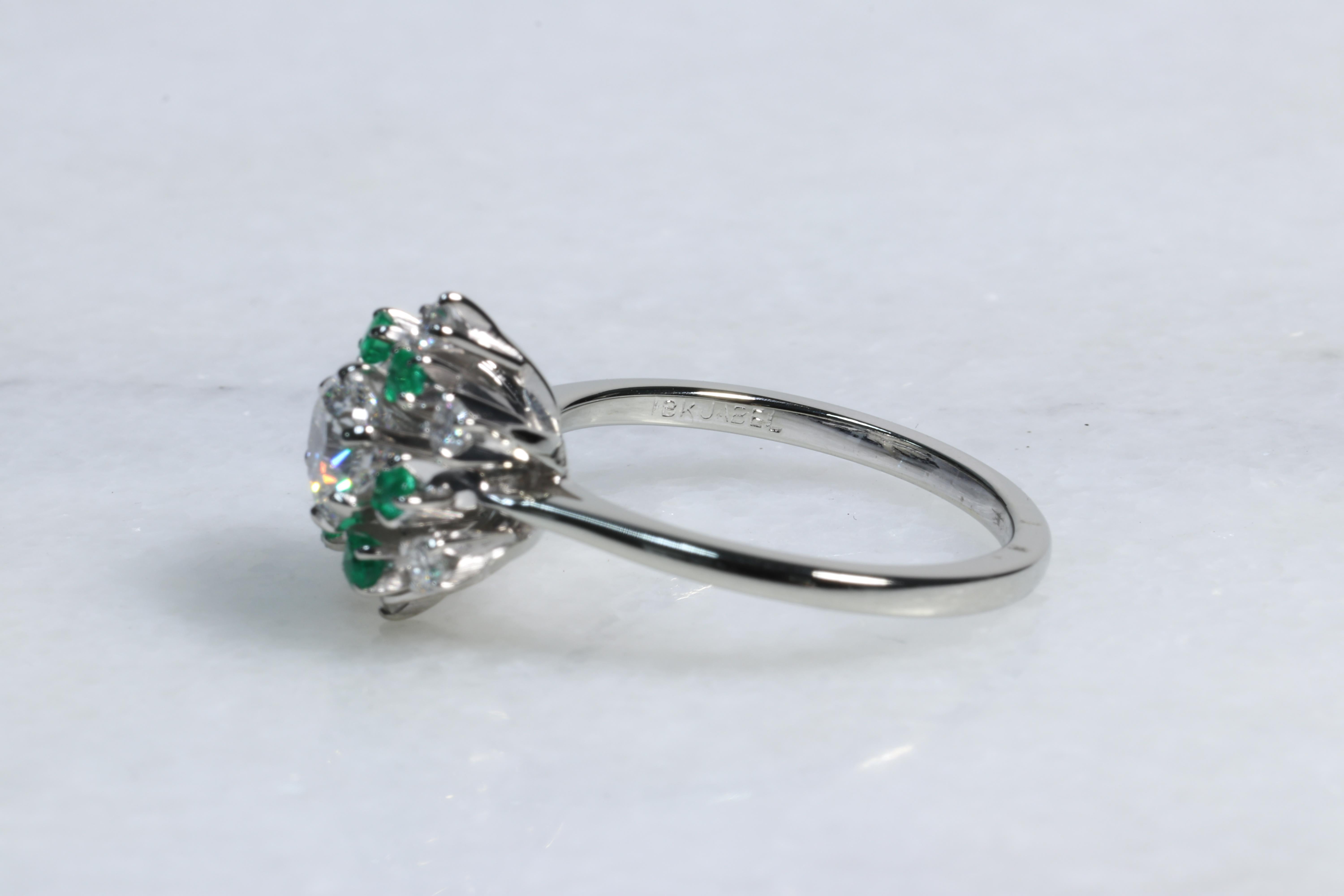 Round Cut Jabel Diamond and Emerald Halo Snowflake Ring For Sale
