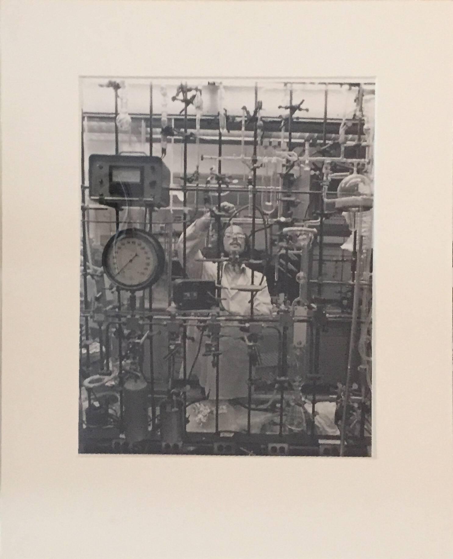 Jacalyn Diane Kalmes Black and White Photograph – Northwestern University, Hochschule der Künste, Chemie