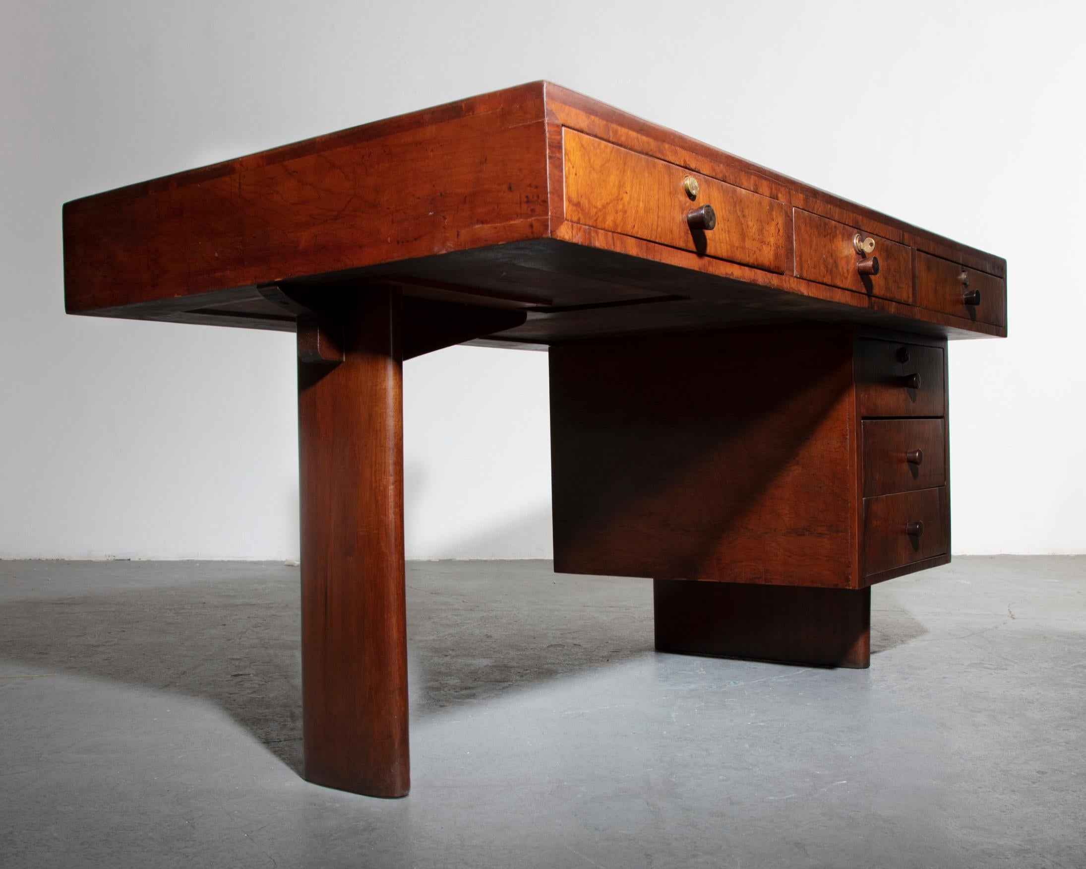 Jacaranda Desk by Joaquim Tenreiro, Brazil, 1950s In Excellent Condition In New York, NY