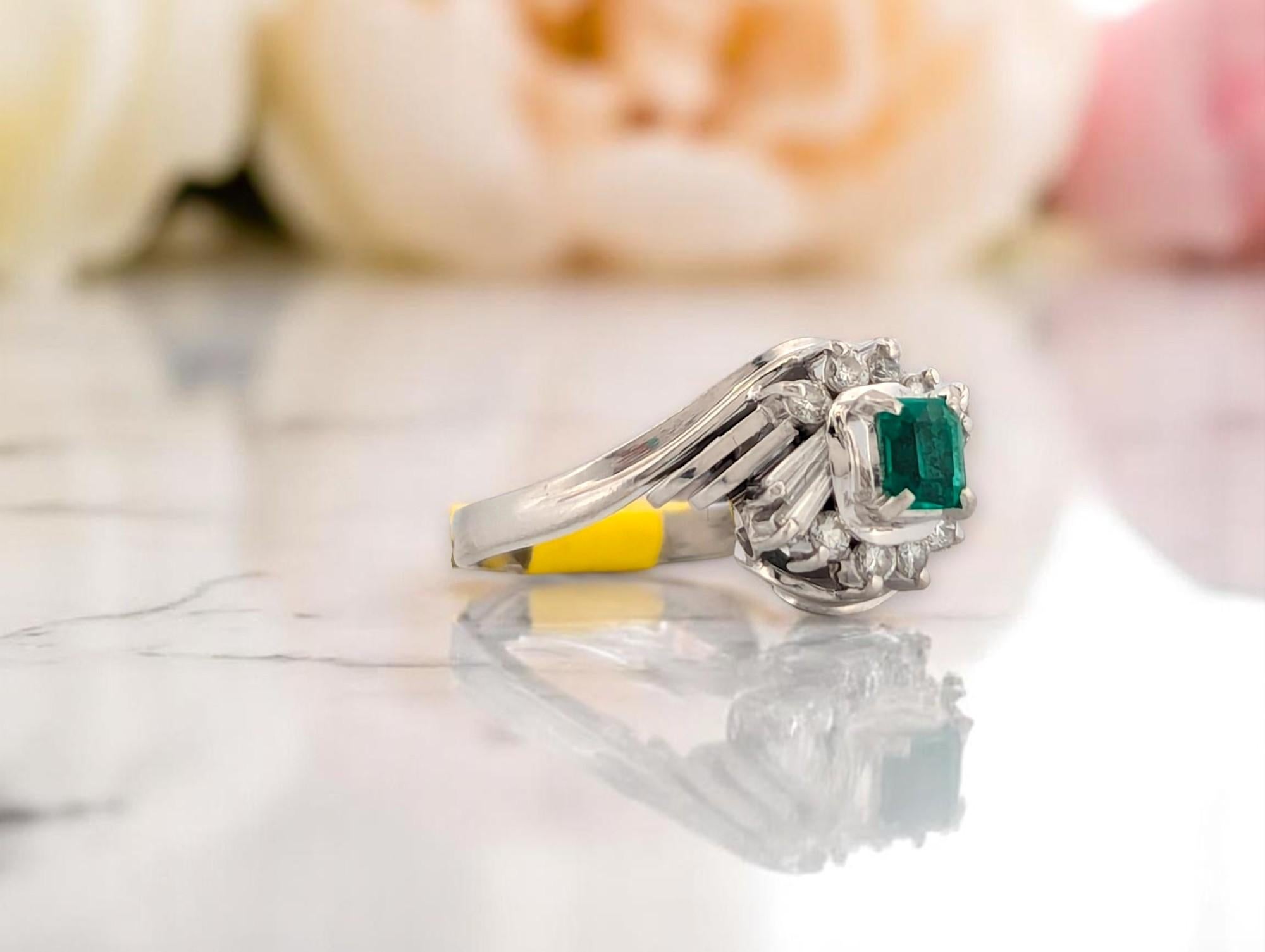Taille émeraude Jacaranda  Platinum Ring With 0.25 Ct Natural Emerald And 0.22 Ct Diamonds Size en vente