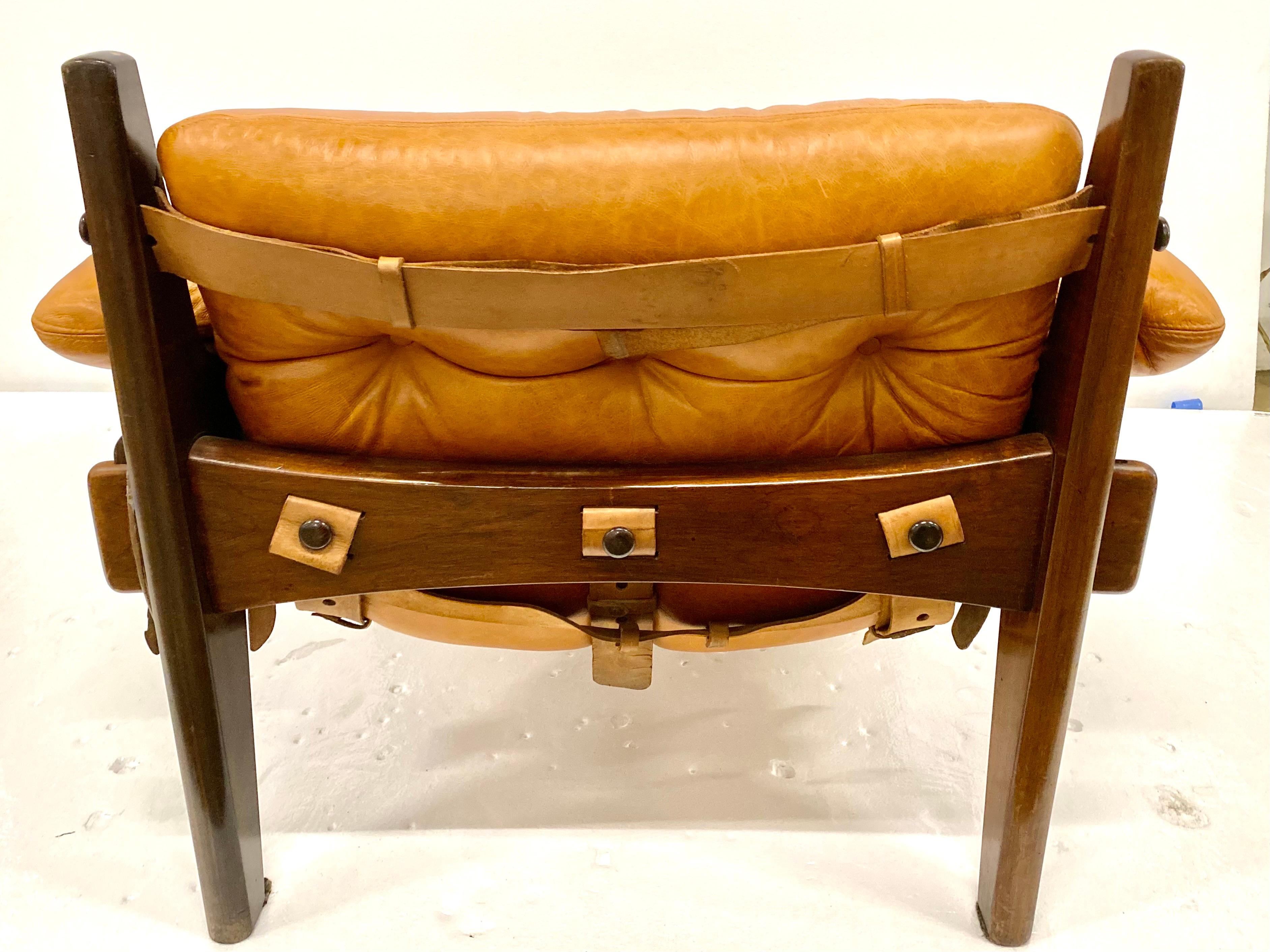Milieu du XXe siècle Jacaranda fauteuil de salon « Poltrona Moleca » Mischevious de Sergio Rodrigues en vente