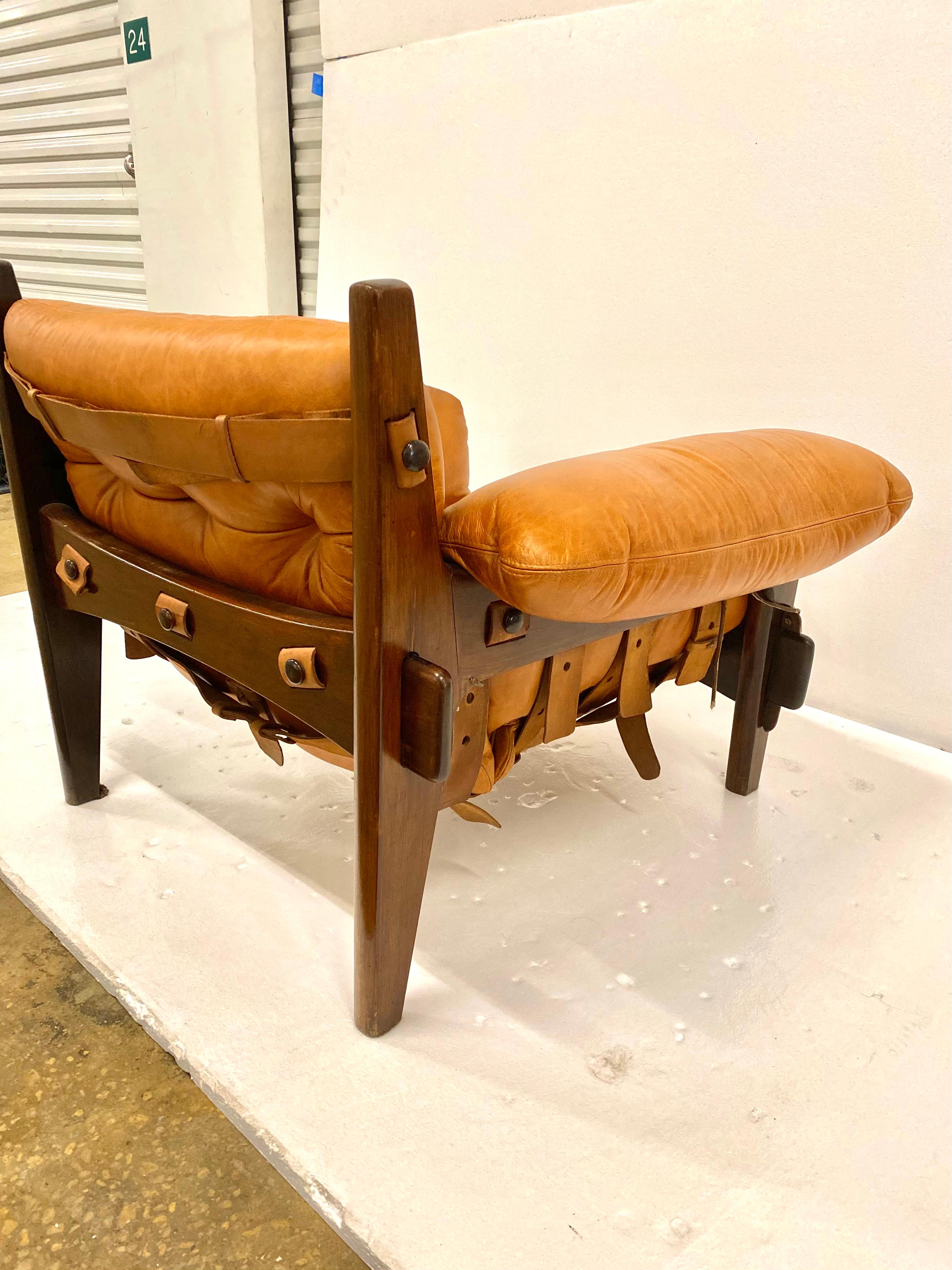 Jacaranda fauteuil de salon « Poltrona Moleca » Mischevious de Sergio Rodrigues en vente 1