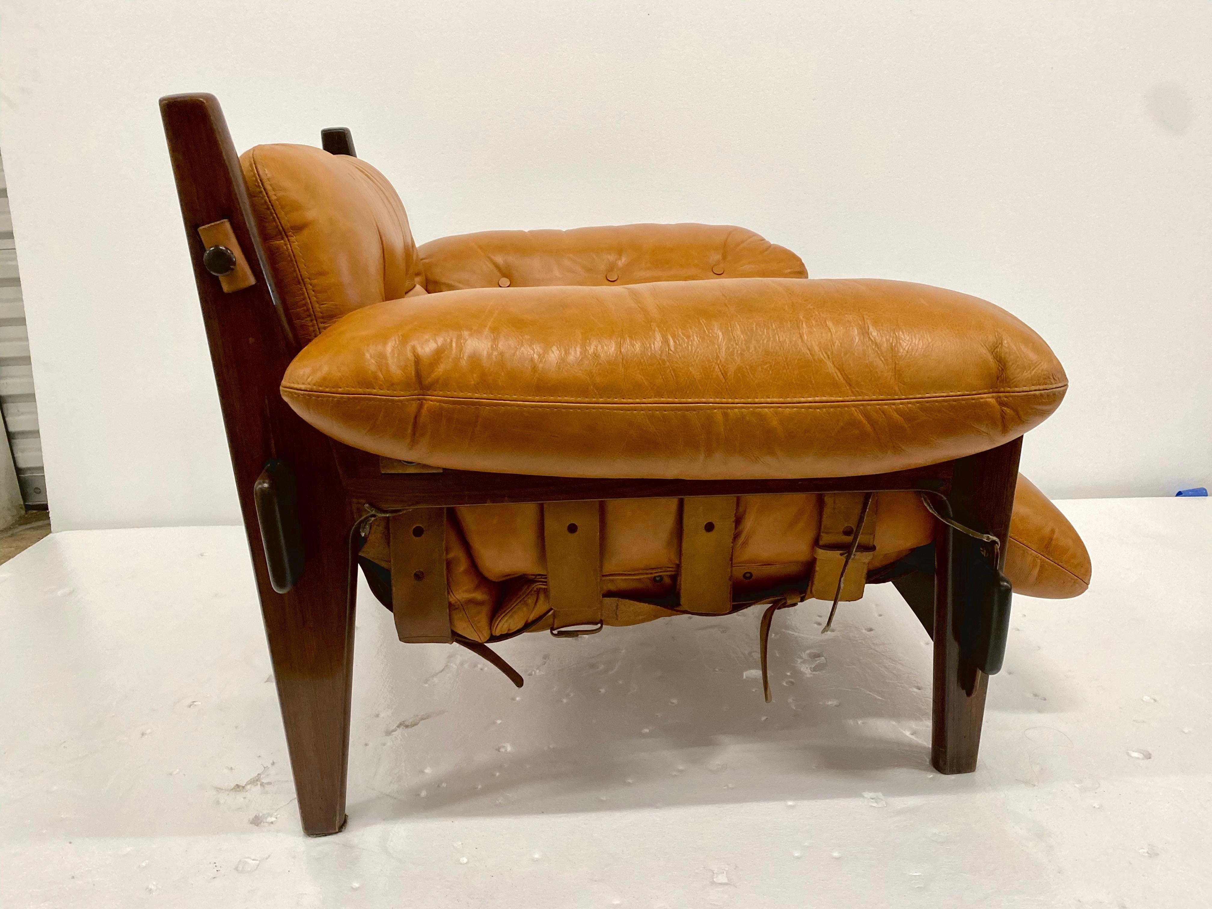 Jacaranda fauteuil de salon « Poltrona Moleca » Mischevious de Sergio Rodrigues en vente 2