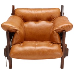 Jacaranda fauteuil de salon « Poltrona Moleca » Mischevious de Sergio Rodrigues